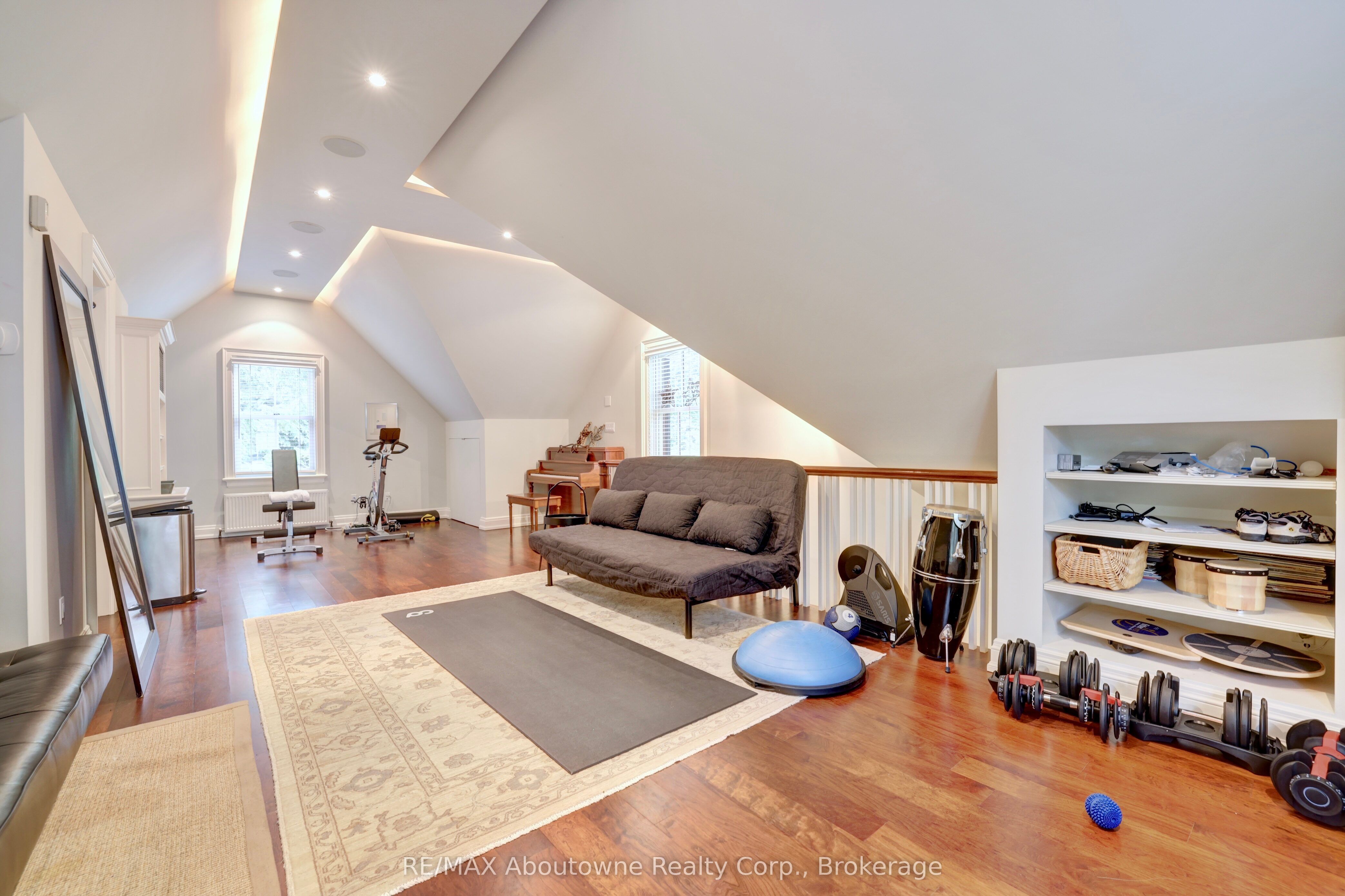 350 King Street Property Photo 42