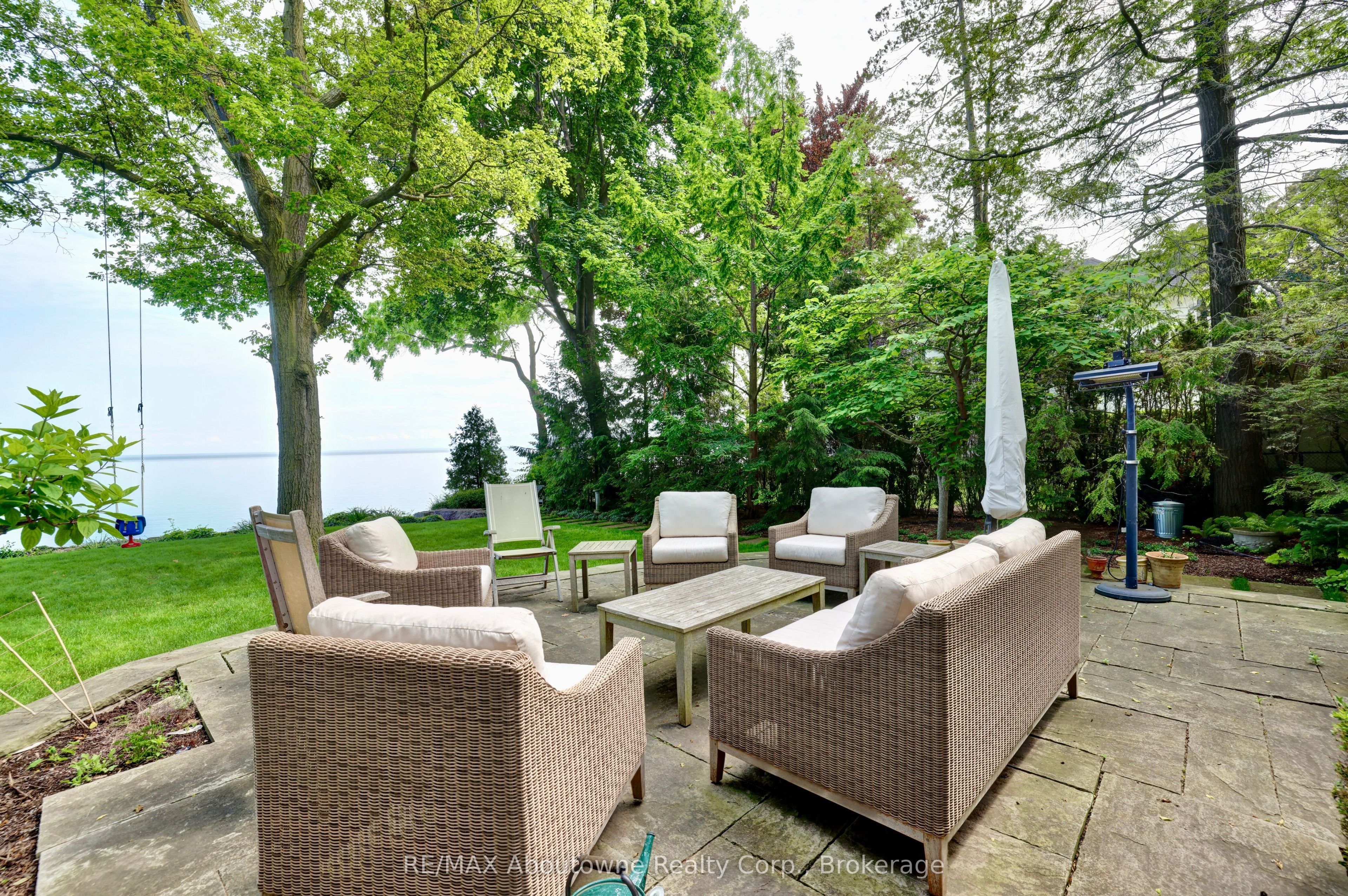 350 King Street Property Photo 46