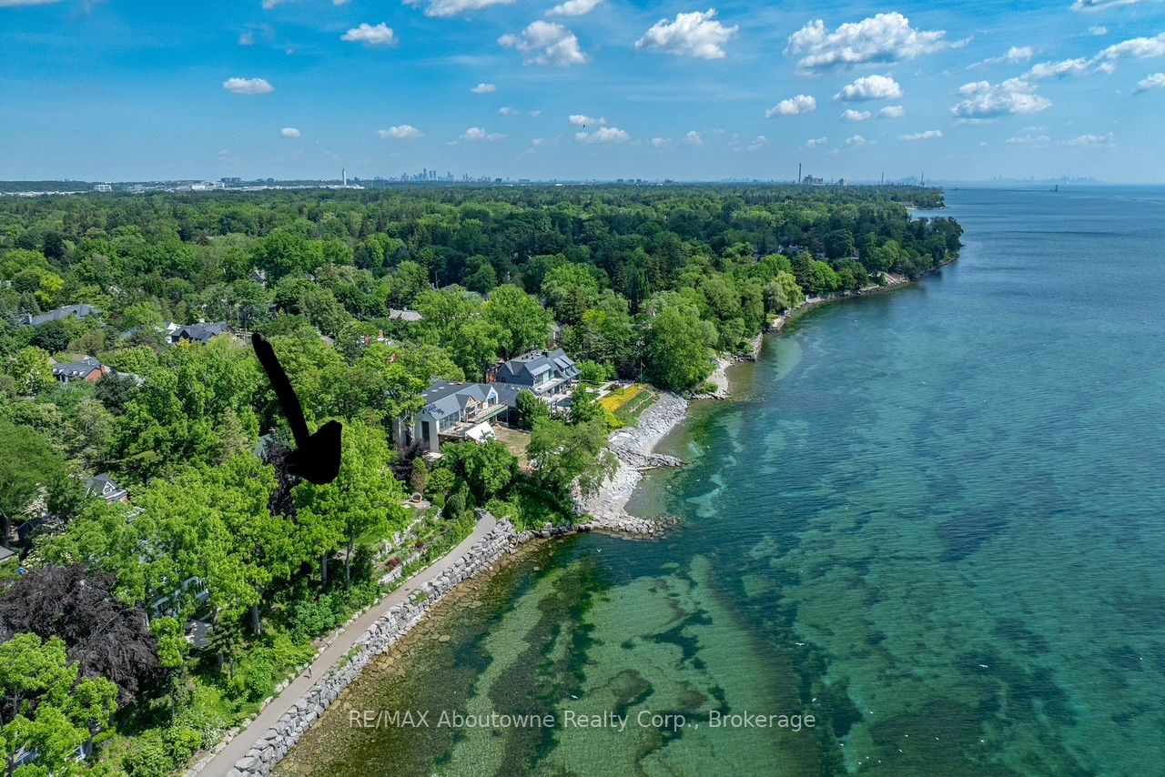 350 King Street Property Photo 49