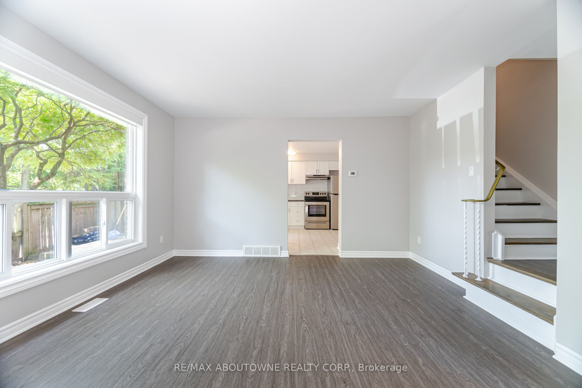 674 Francis Road Property Photo 5
