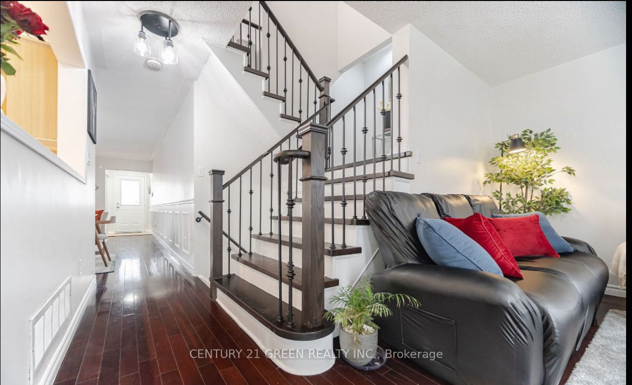 90 Viceroy Crescent Property Photo 6
