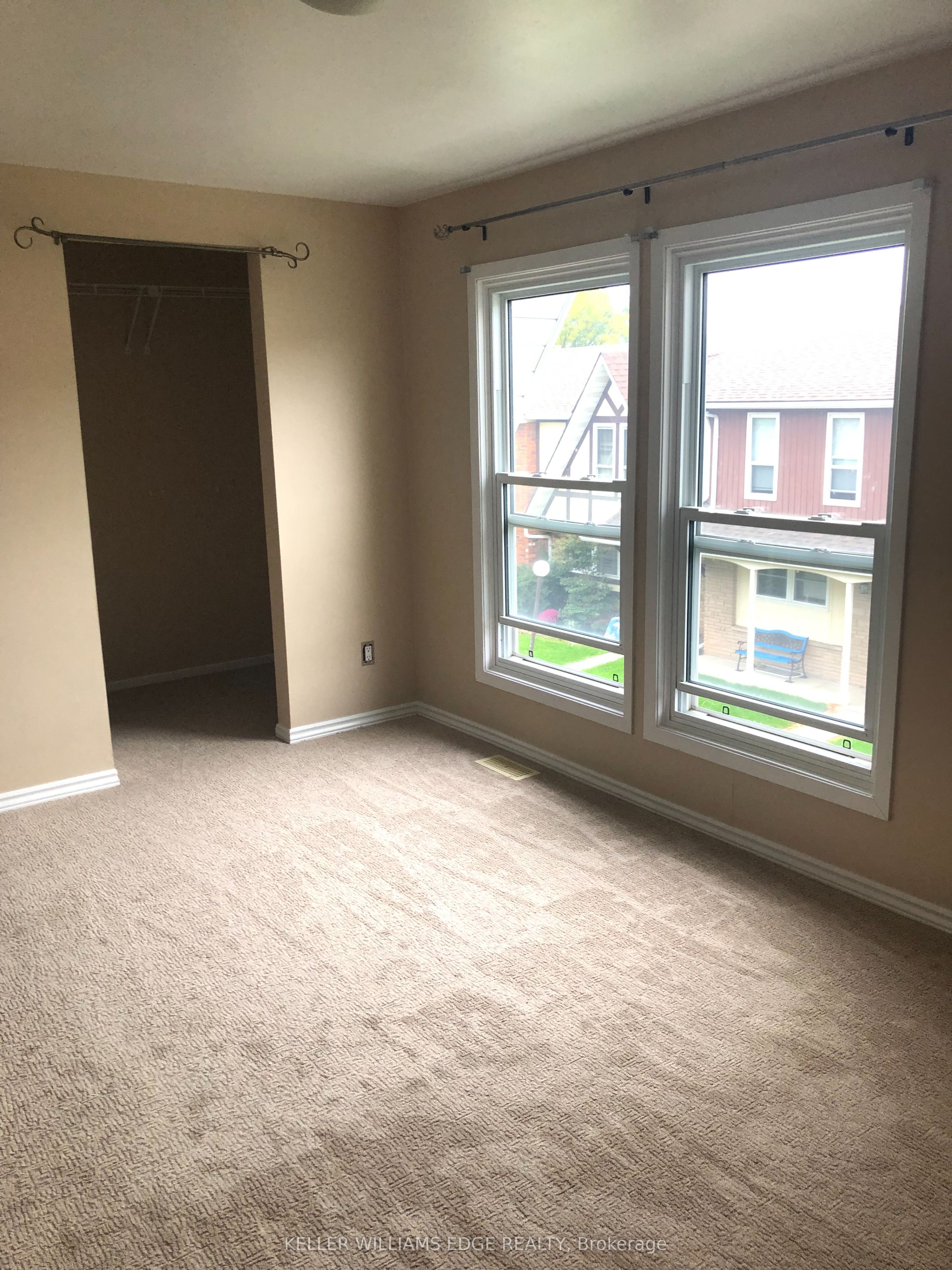 2254 Upper Middle Road 6 Property Photo 2