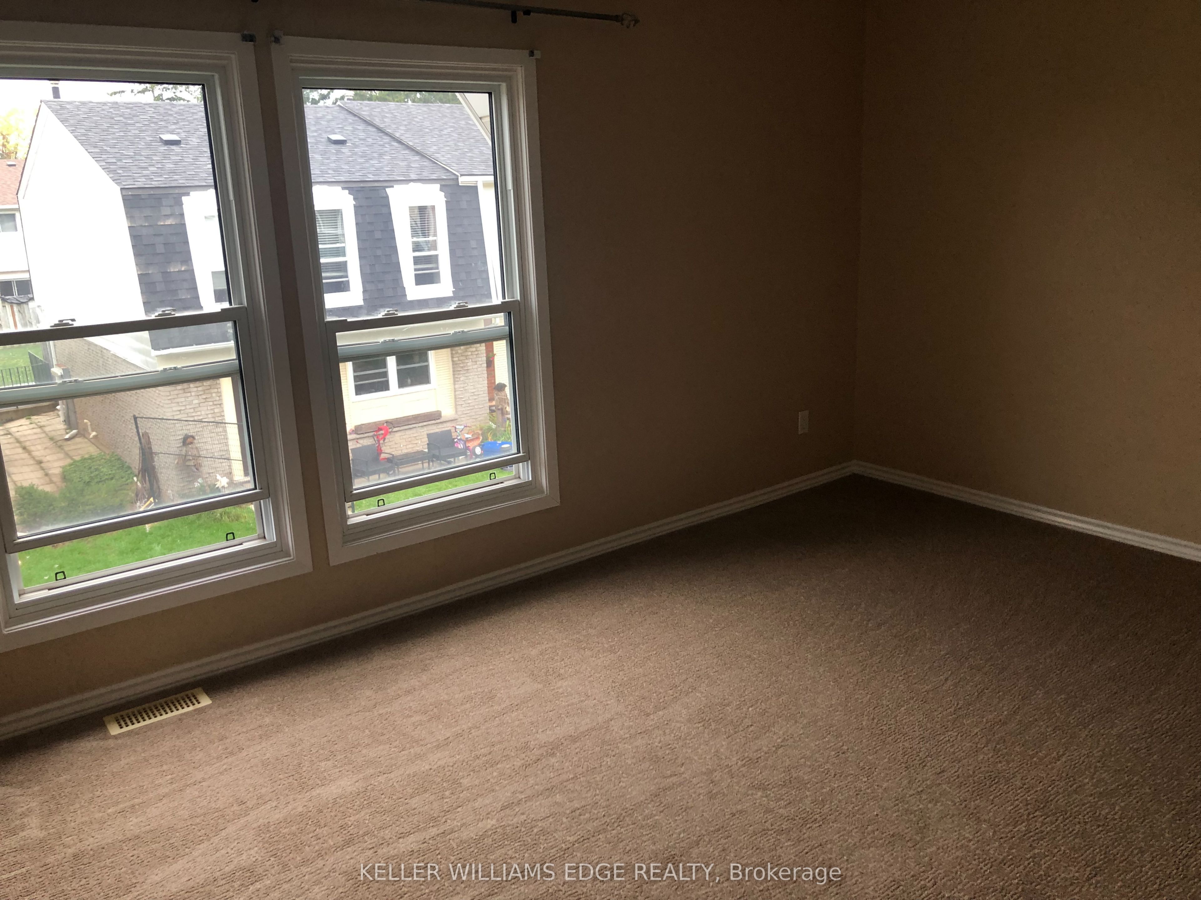 2254 Upper Middle Road 6 Property Photo 3