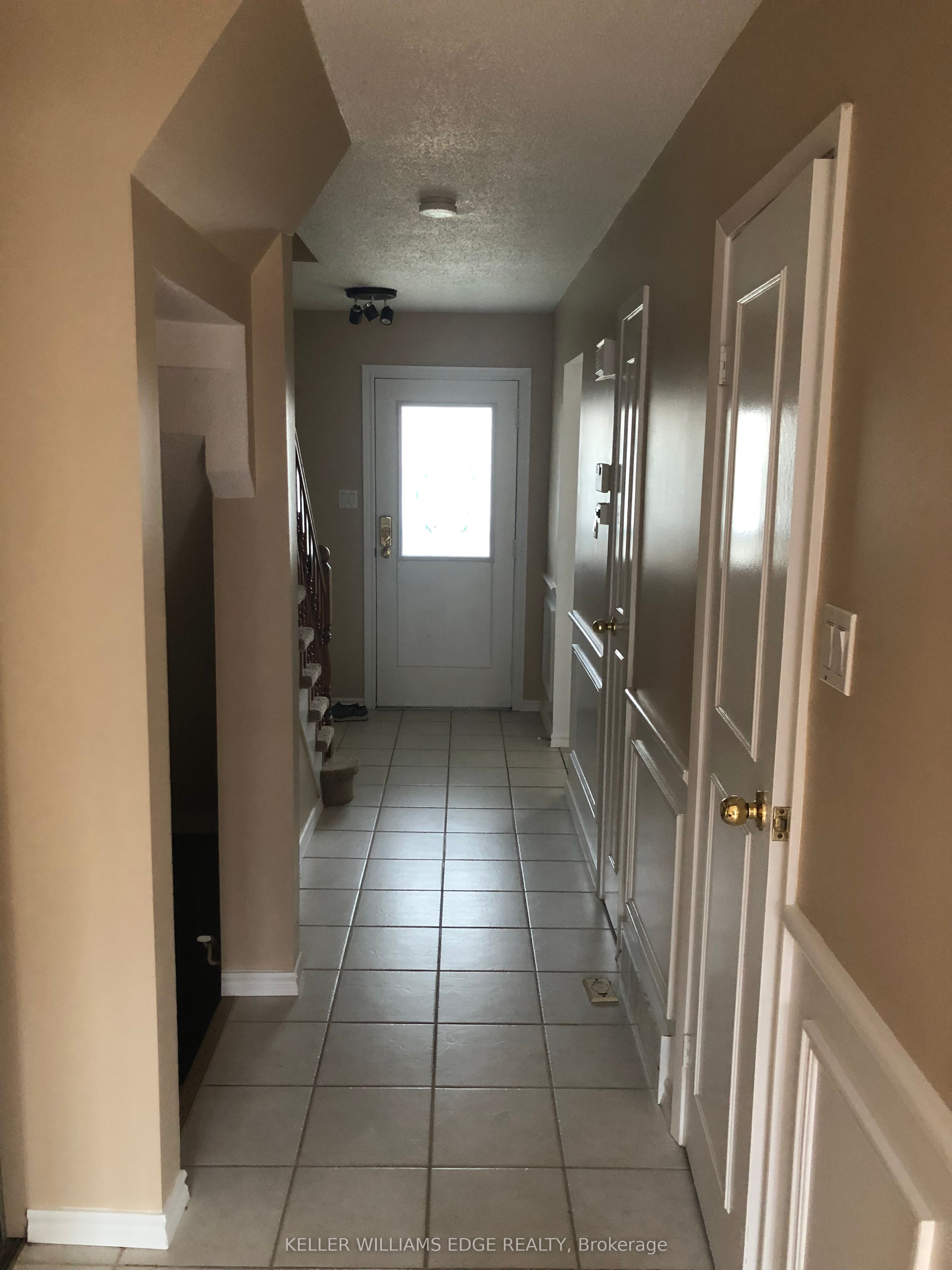 2254 Upper Middle Road 6 Property Photo 11