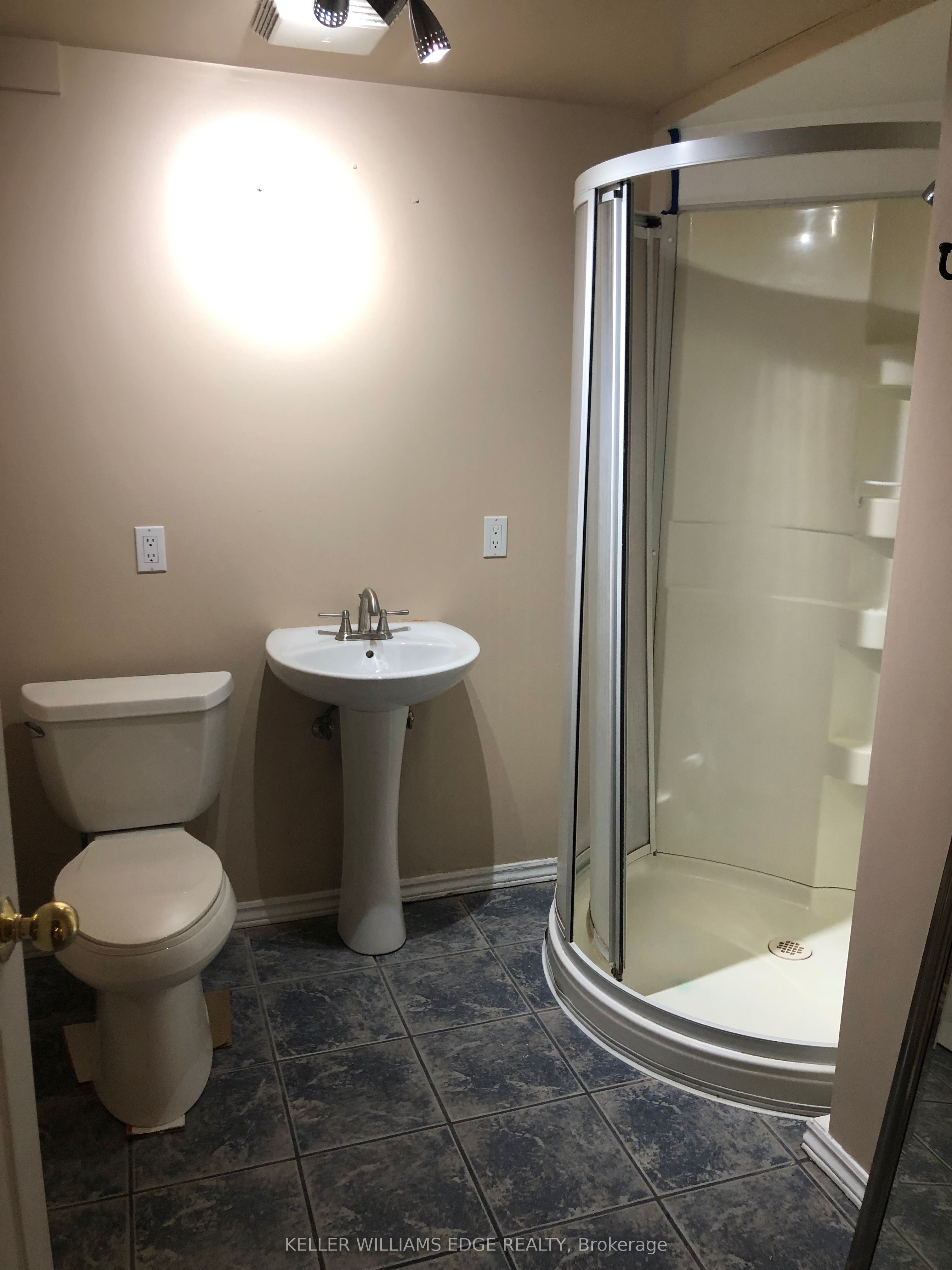 2254 Upper Middle Road 6 Property Photo 14