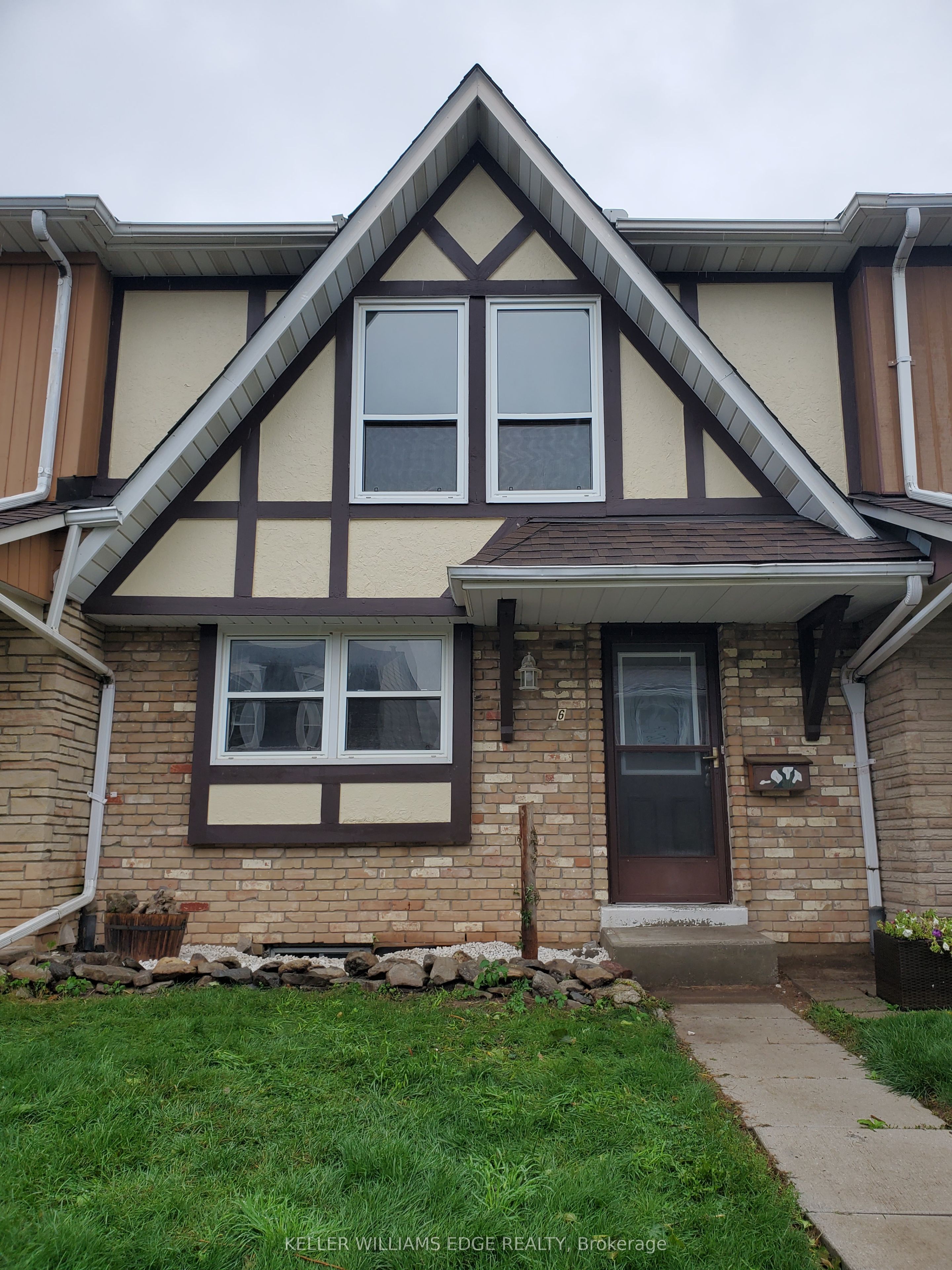 2254 Upper Middle Road 6 Property Photo 17