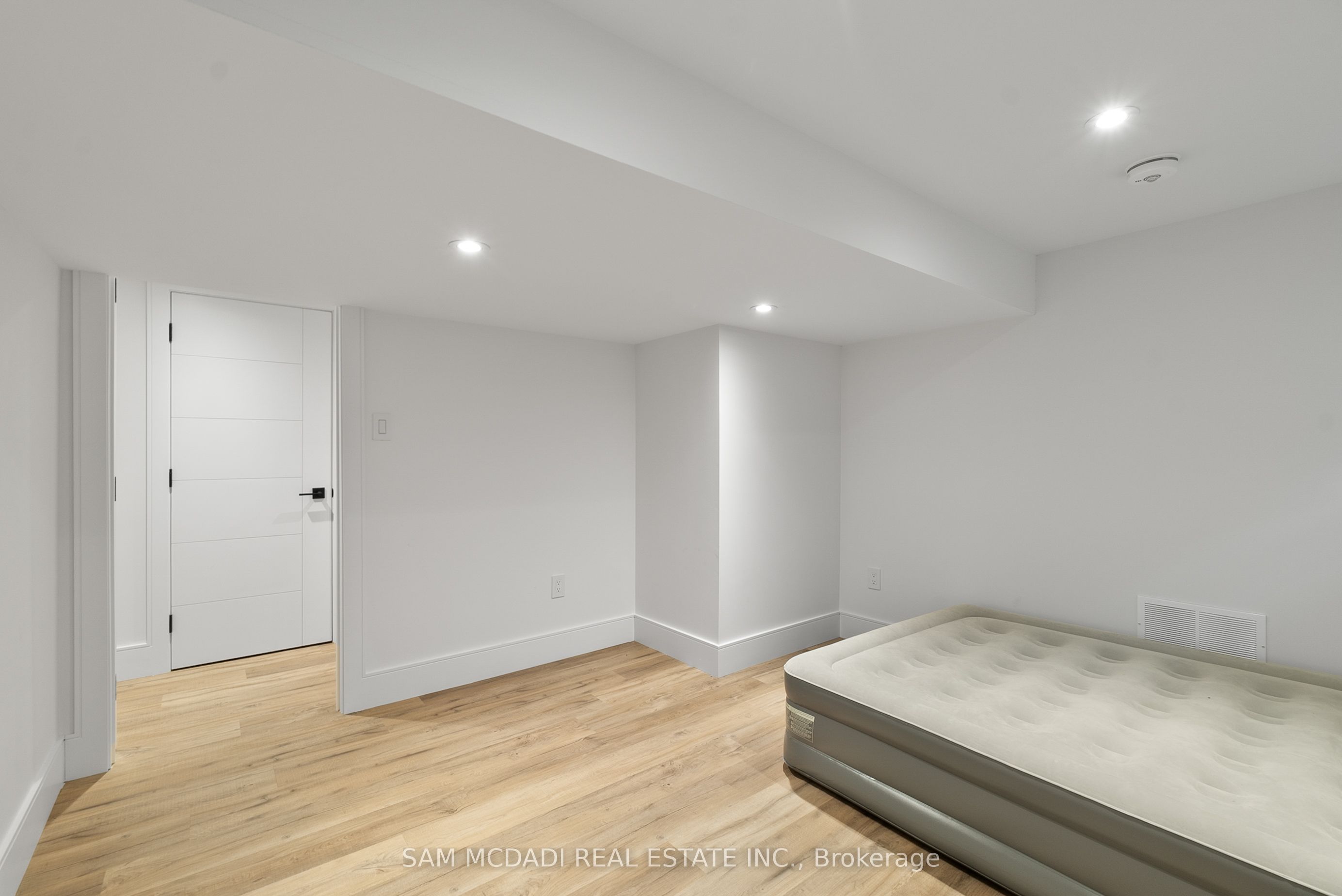 46 Cobblehill Road Property Photo 42