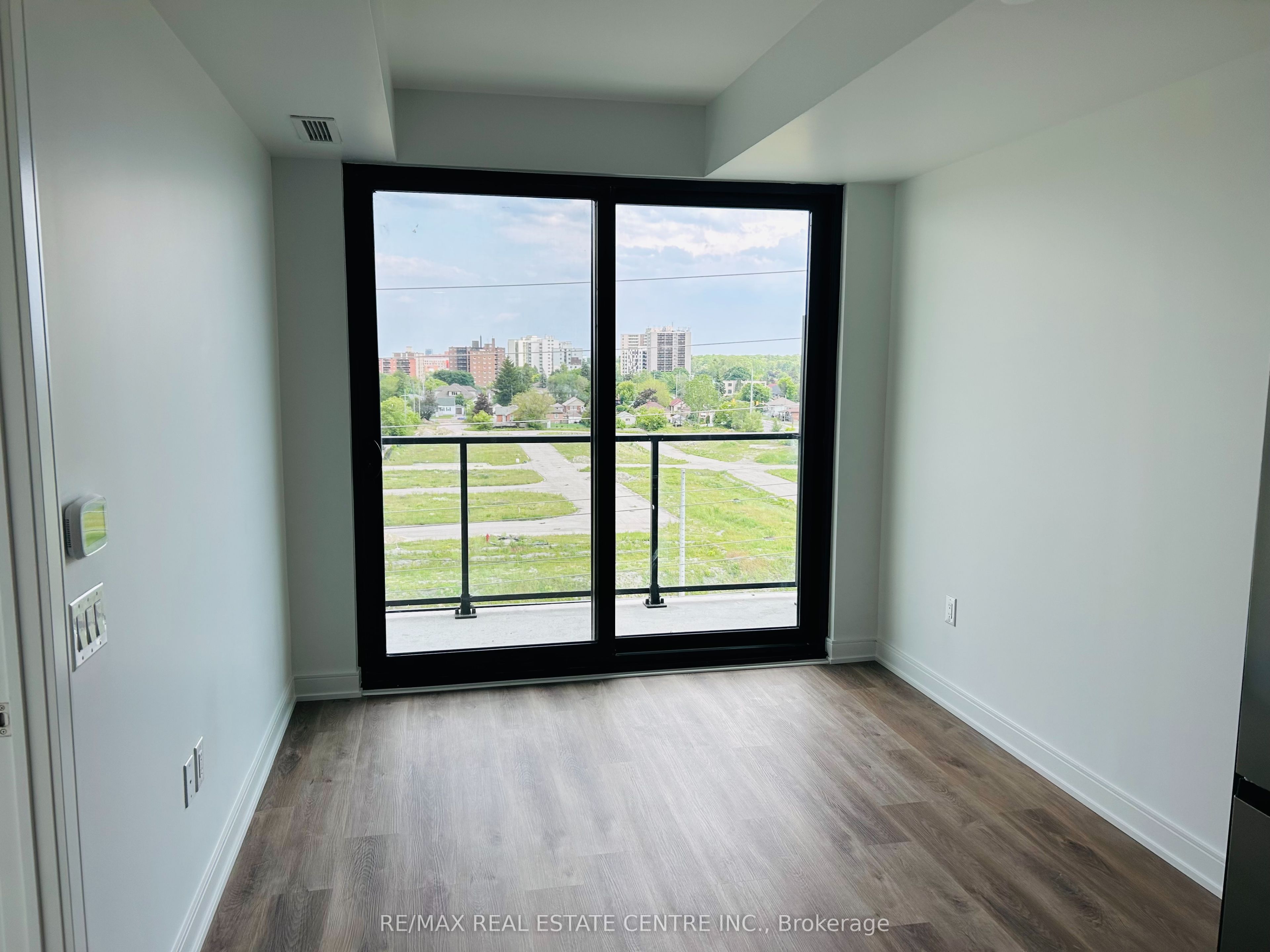3009 Novar Road 508 Property Photo 11