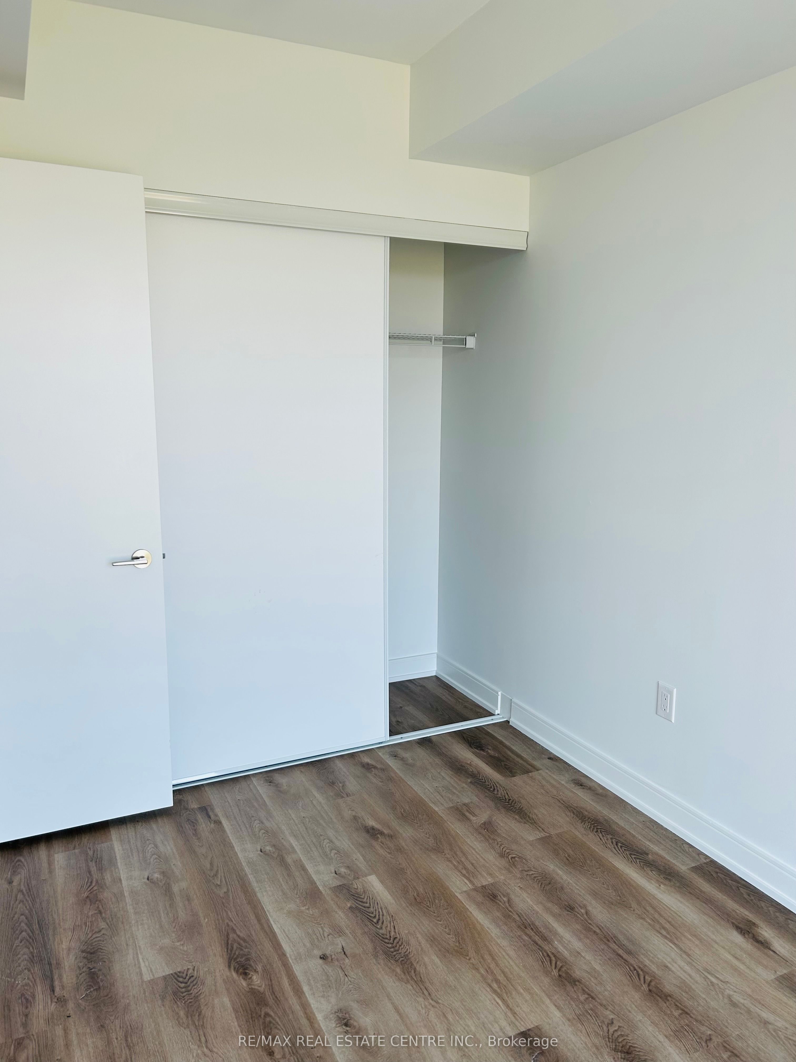 3009 Novar Road 508 Property Photo 13