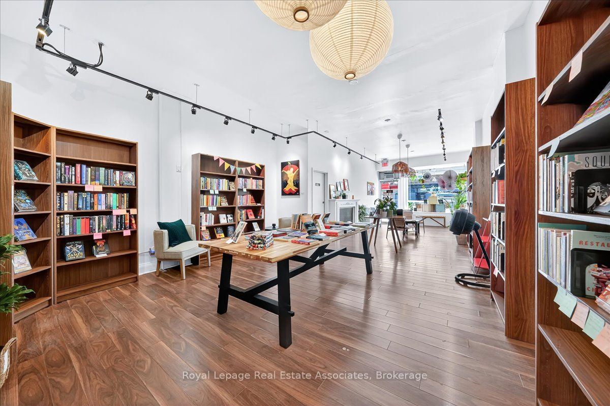 1640 Queen Street W Property Photo 6