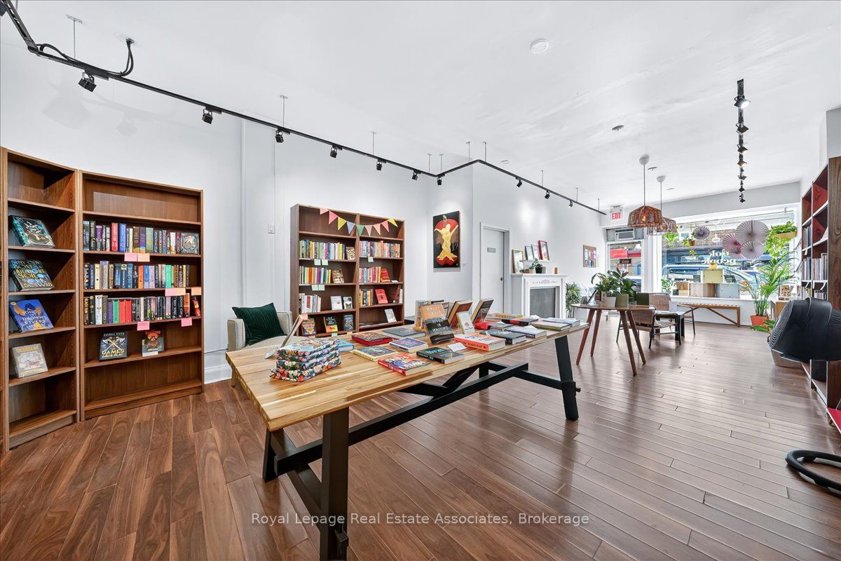 1640 Queen Street W Property Photo 10