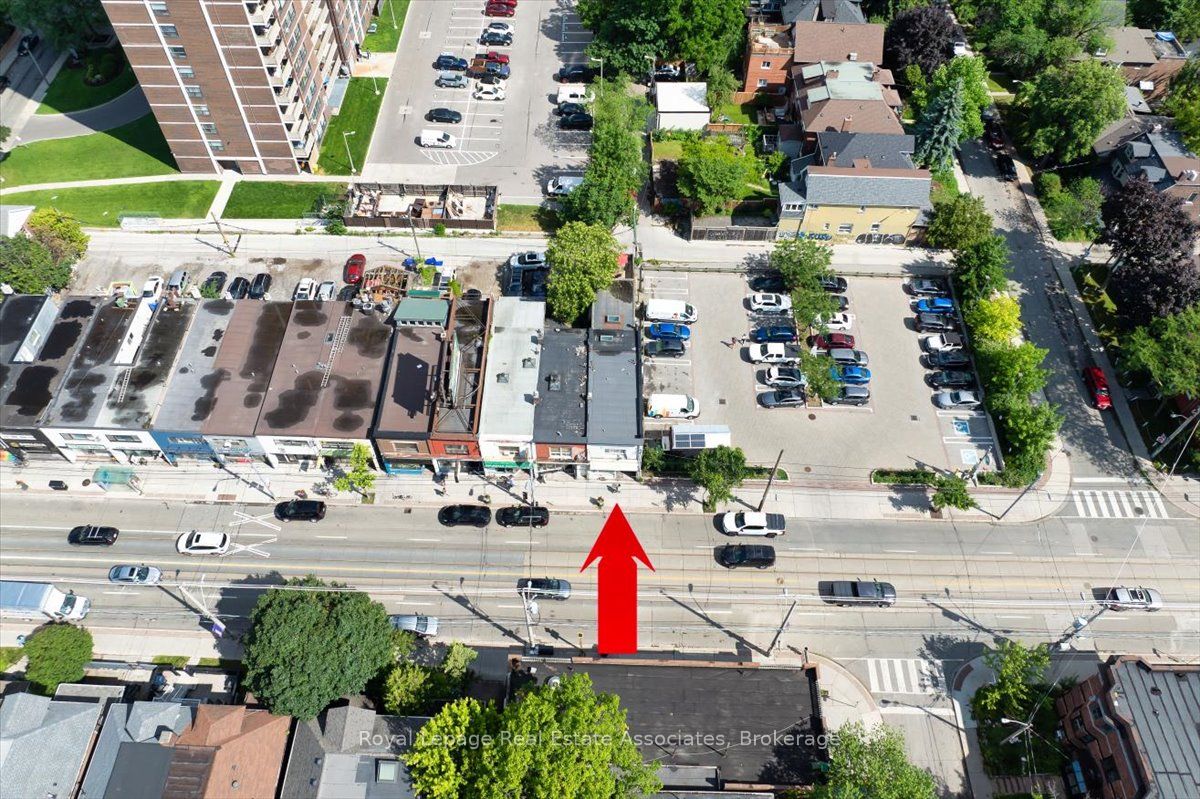 1640 Queen Street W Property Photo 11