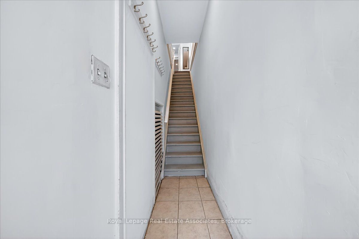 1640 Queen Street W Property Photo 13