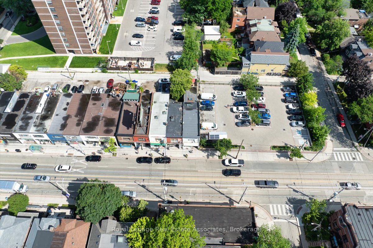 1640 Queen Street W Property Photo 25