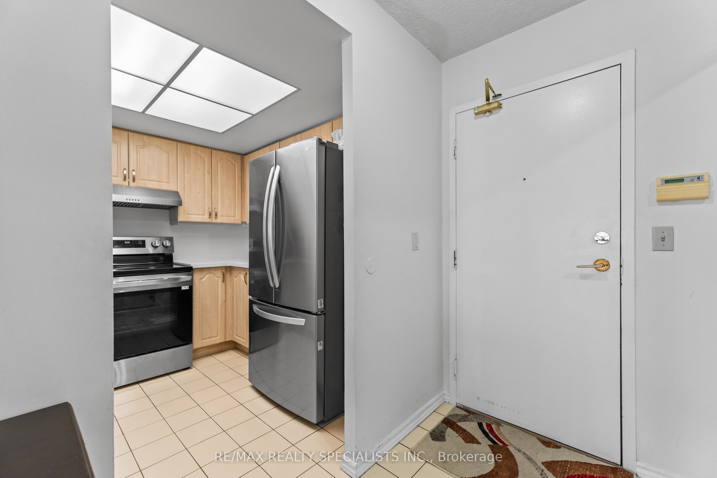 #1208 - 325 Webb Drive Property Photo 12