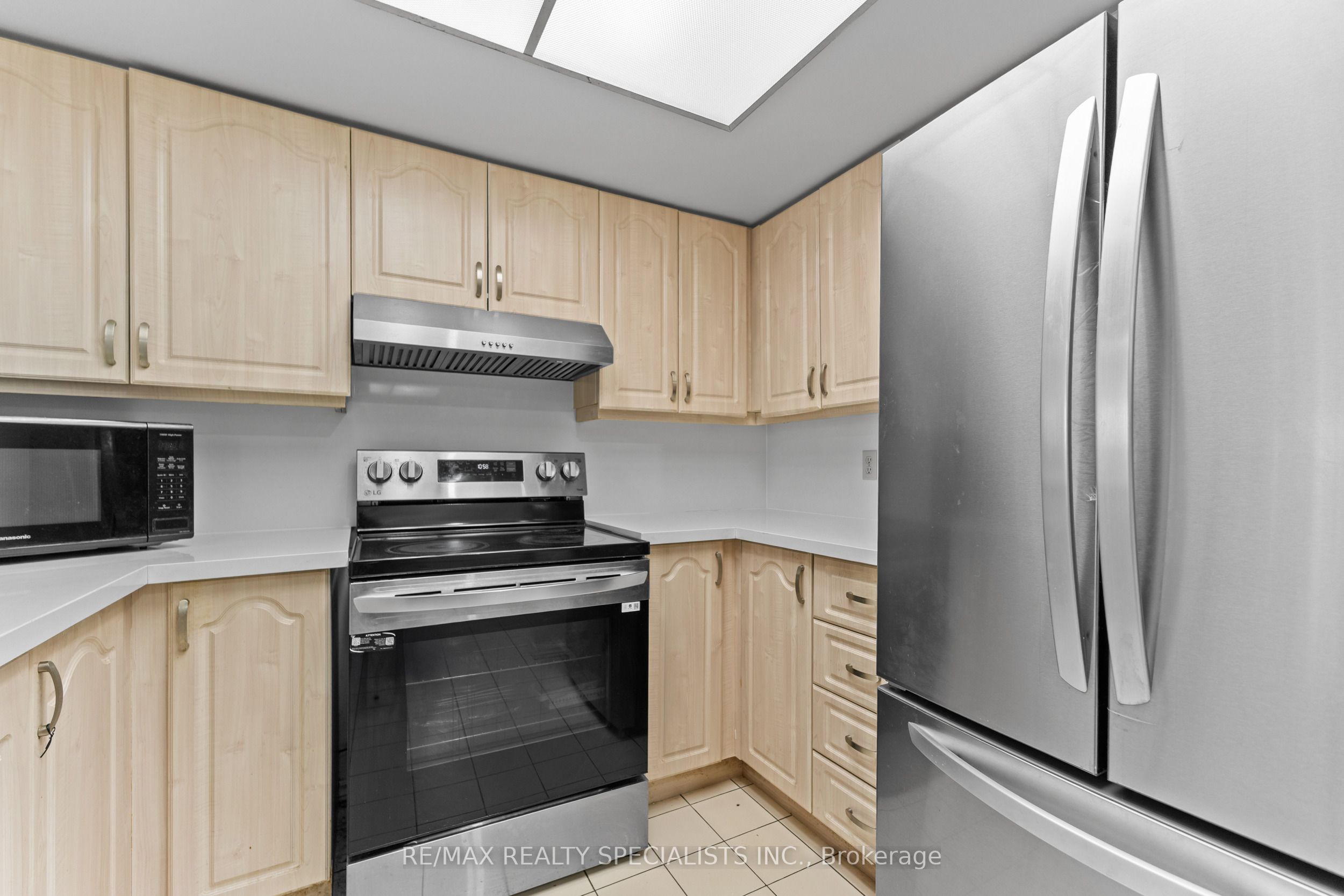 #1208 - 325 Webb Drive Property Photo 17