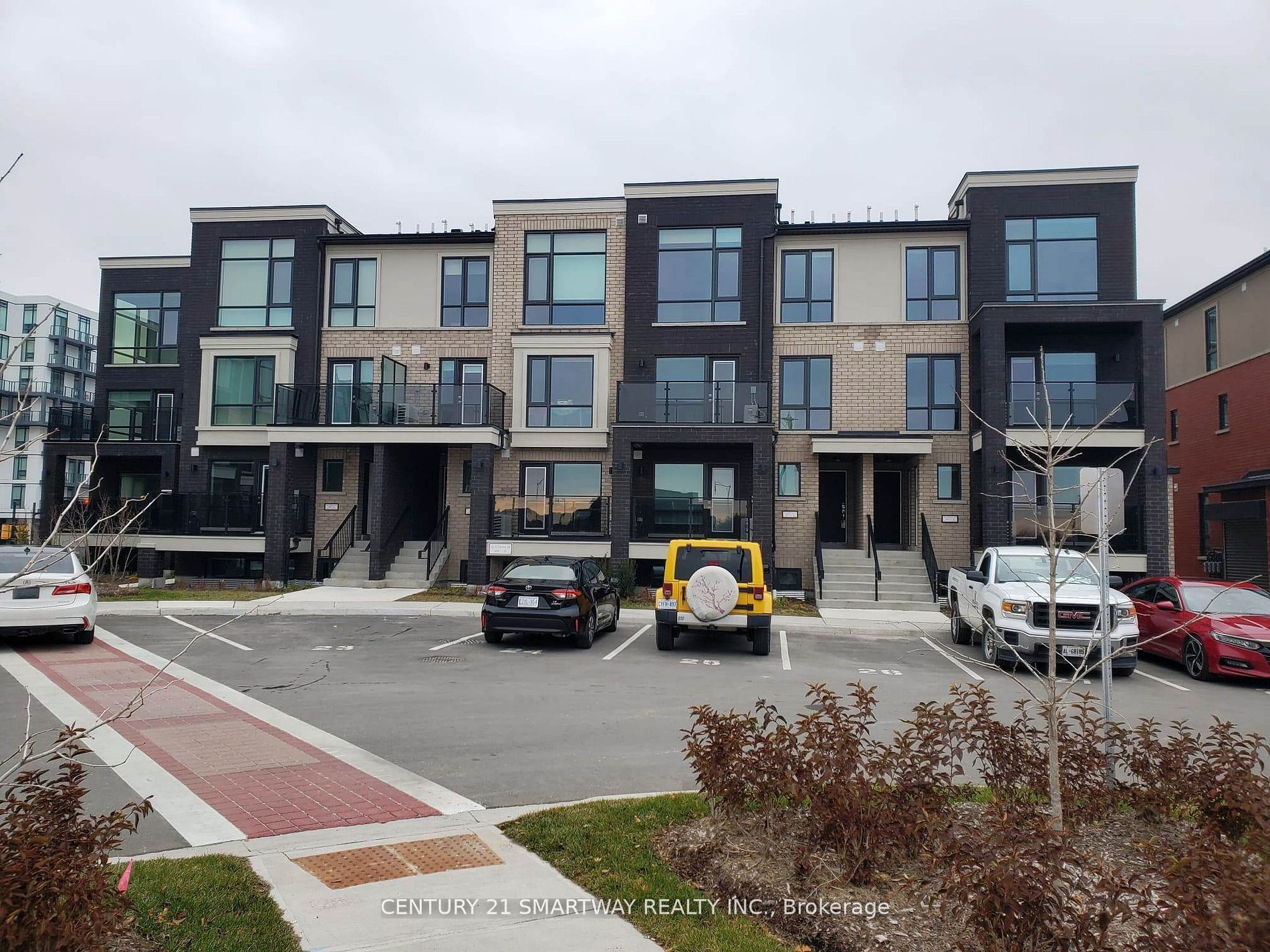 185 Veterans Drive 12 Property Photo 1