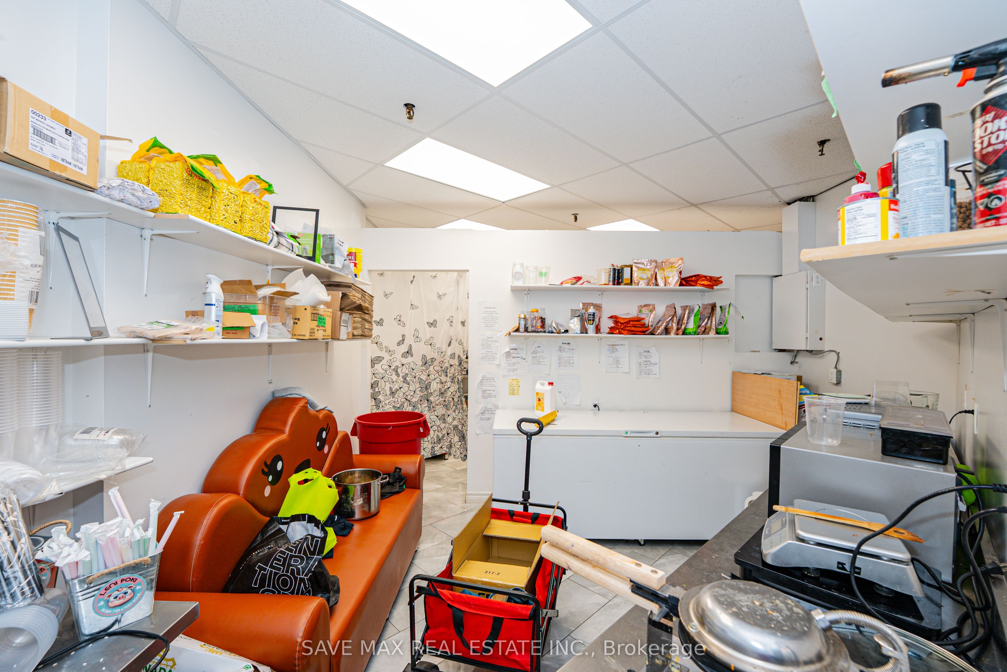#g15 - 2340 Dundas Street Property Photo 18