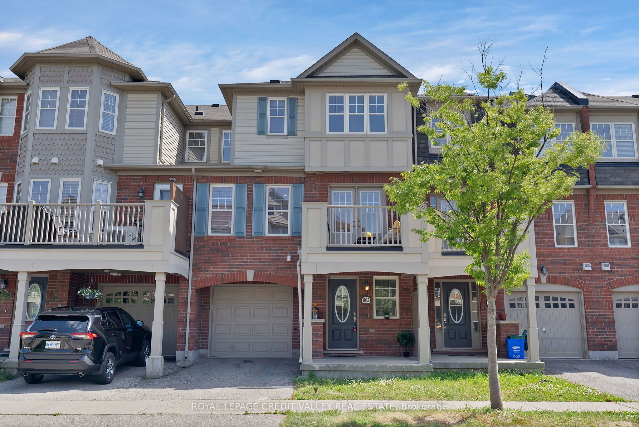 805 Fowles Court Property Photo 1