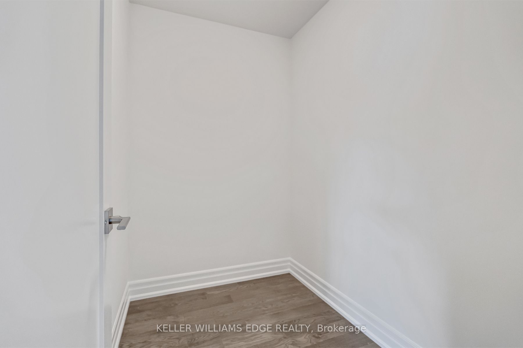 2154 Walkers Line 7 Property Photo 34