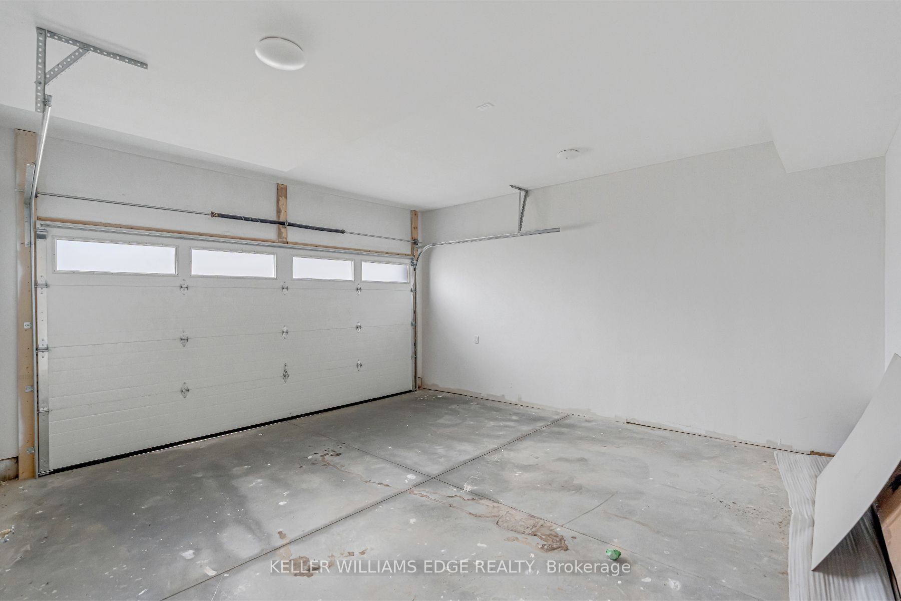 2154 Walkers Line 7 Property Photo 35