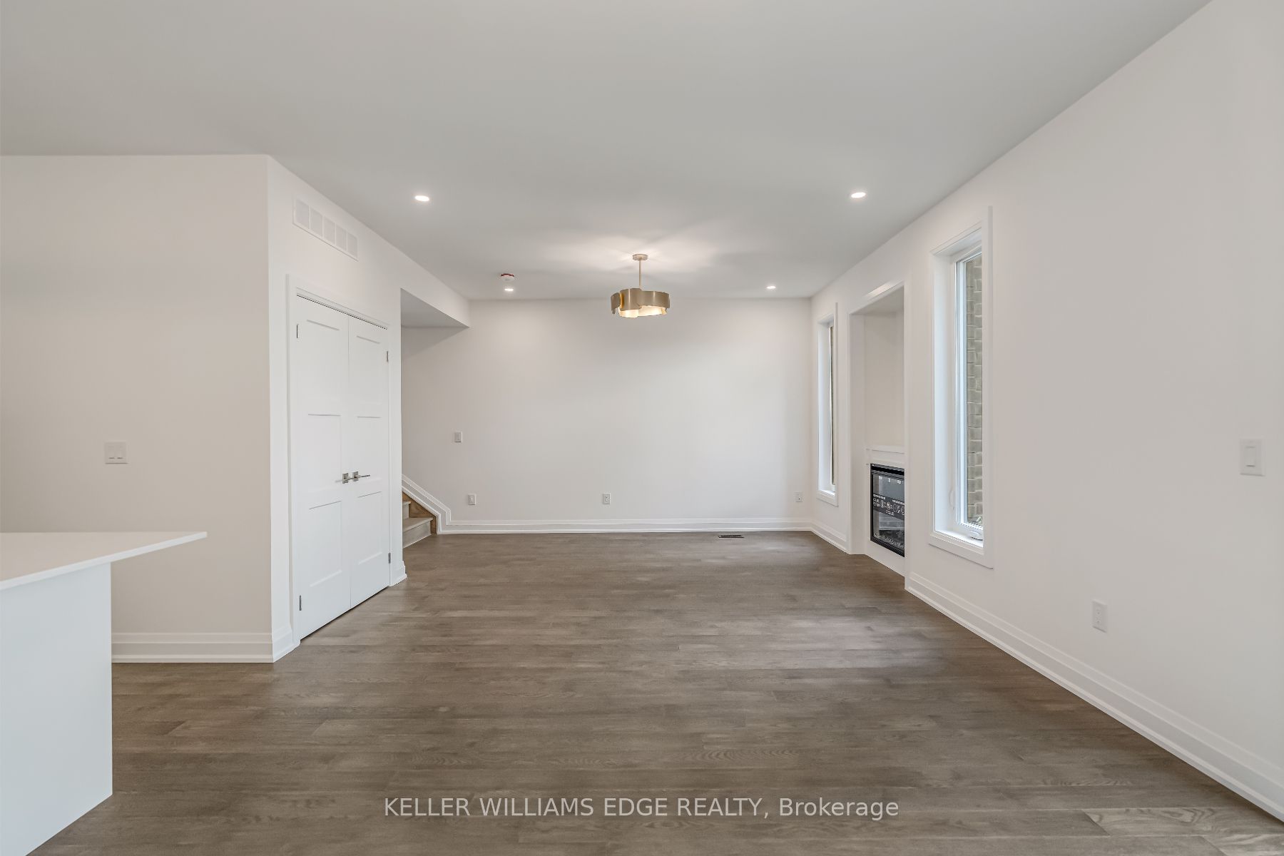 2154 Walkers Line 8 Property Photo 12