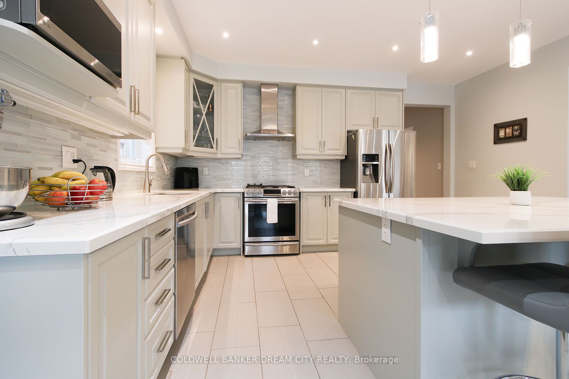 450 Brisdale Drive Property Photo 9