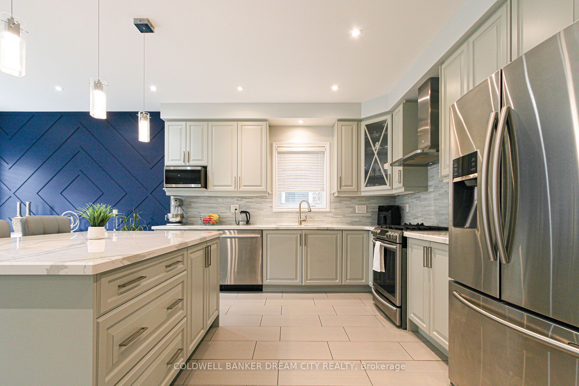 450 Brisdale Drive Property Photo 10