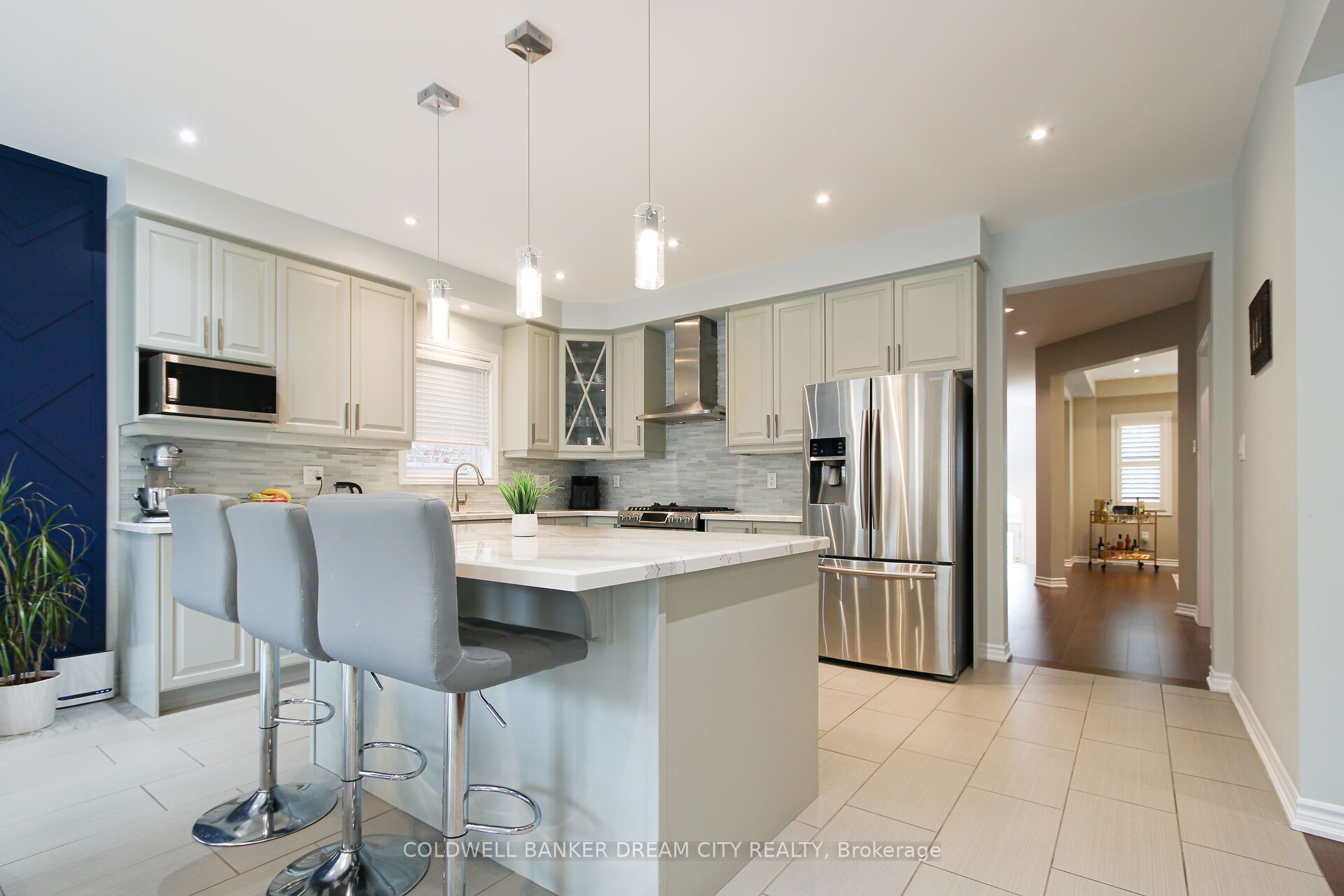 450 Brisdale Drive Property Photo 11
