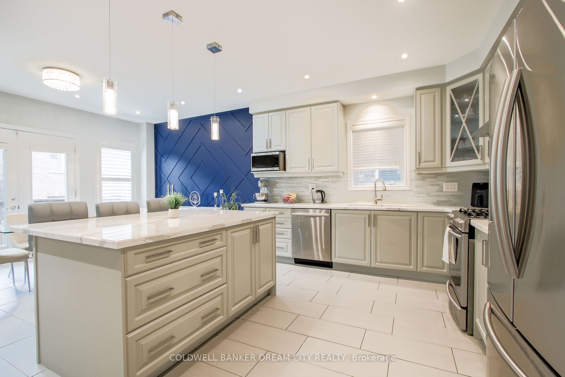450 Brisdale Drive Property Photo 14