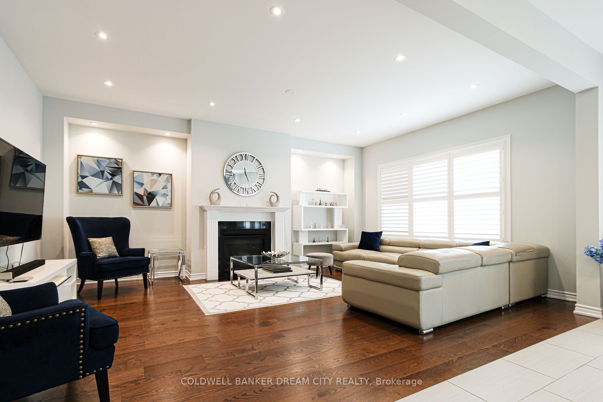 450 Brisdale Drive Property Photo 17