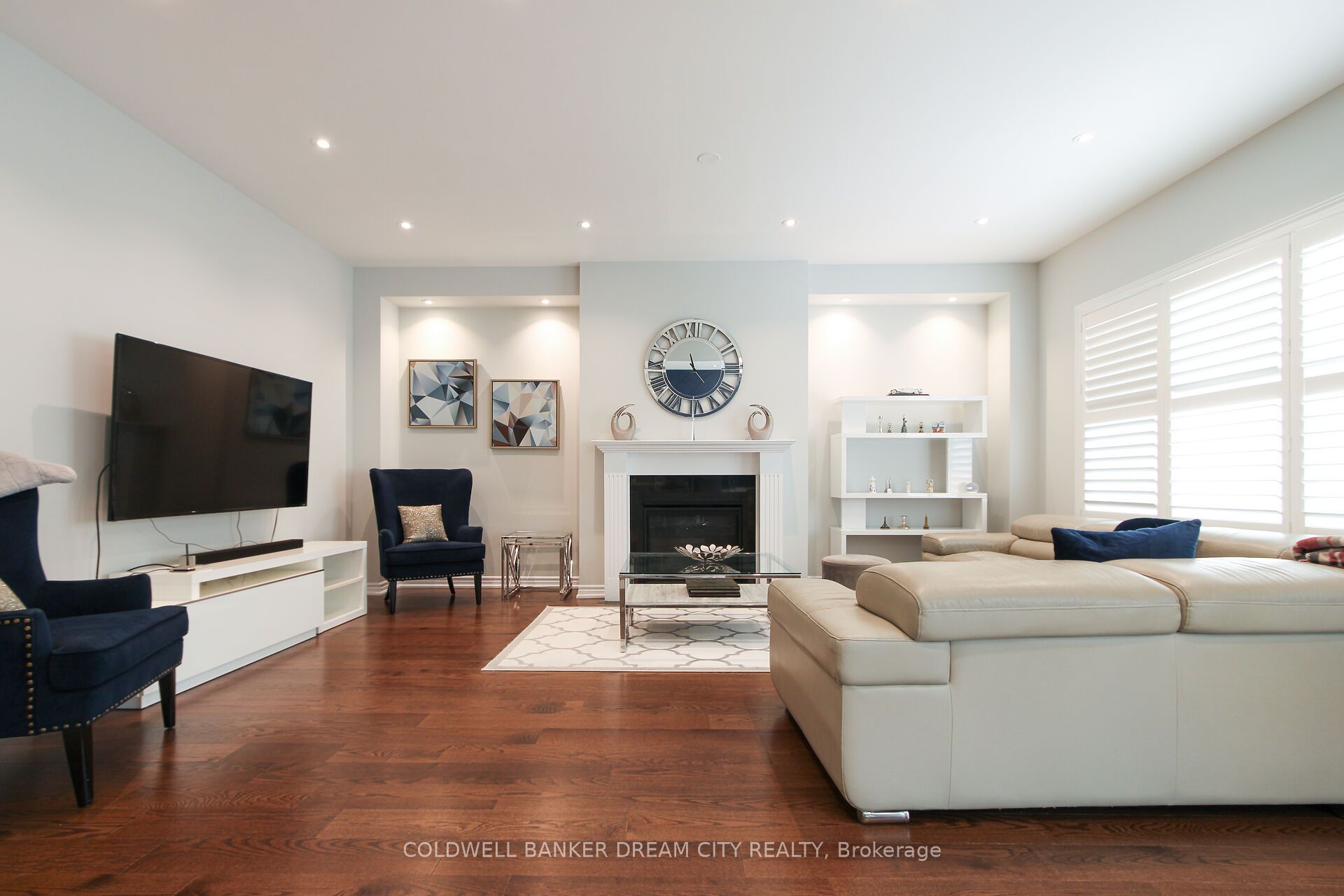450 Brisdale Drive Property Photo 18