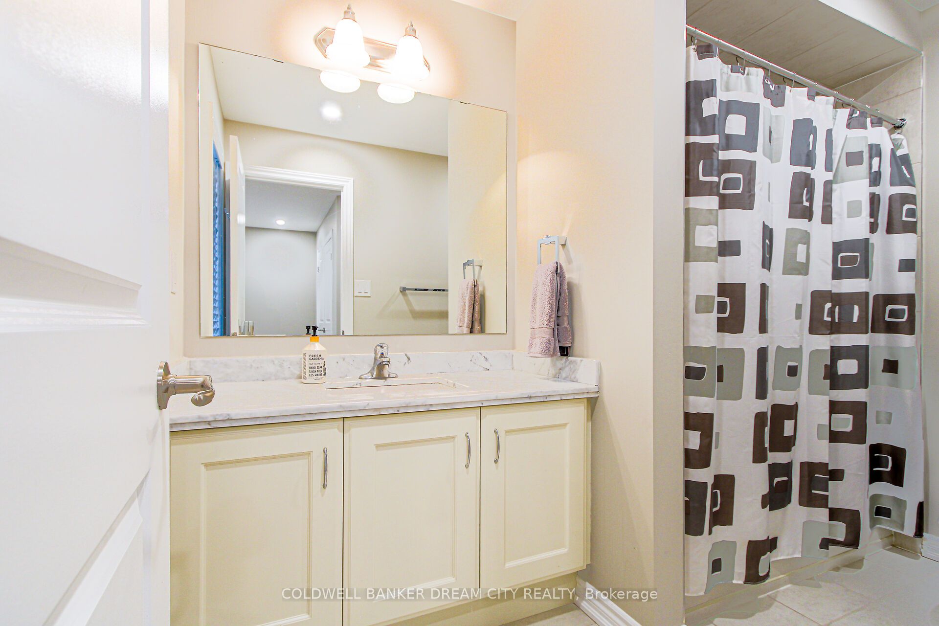 450 Brisdale Drive Property Photo 23