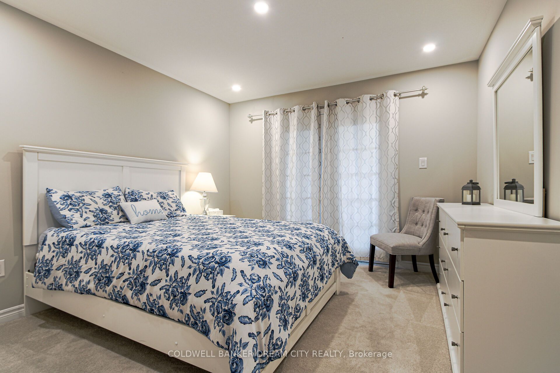 450 Brisdale Drive Property Photo 24