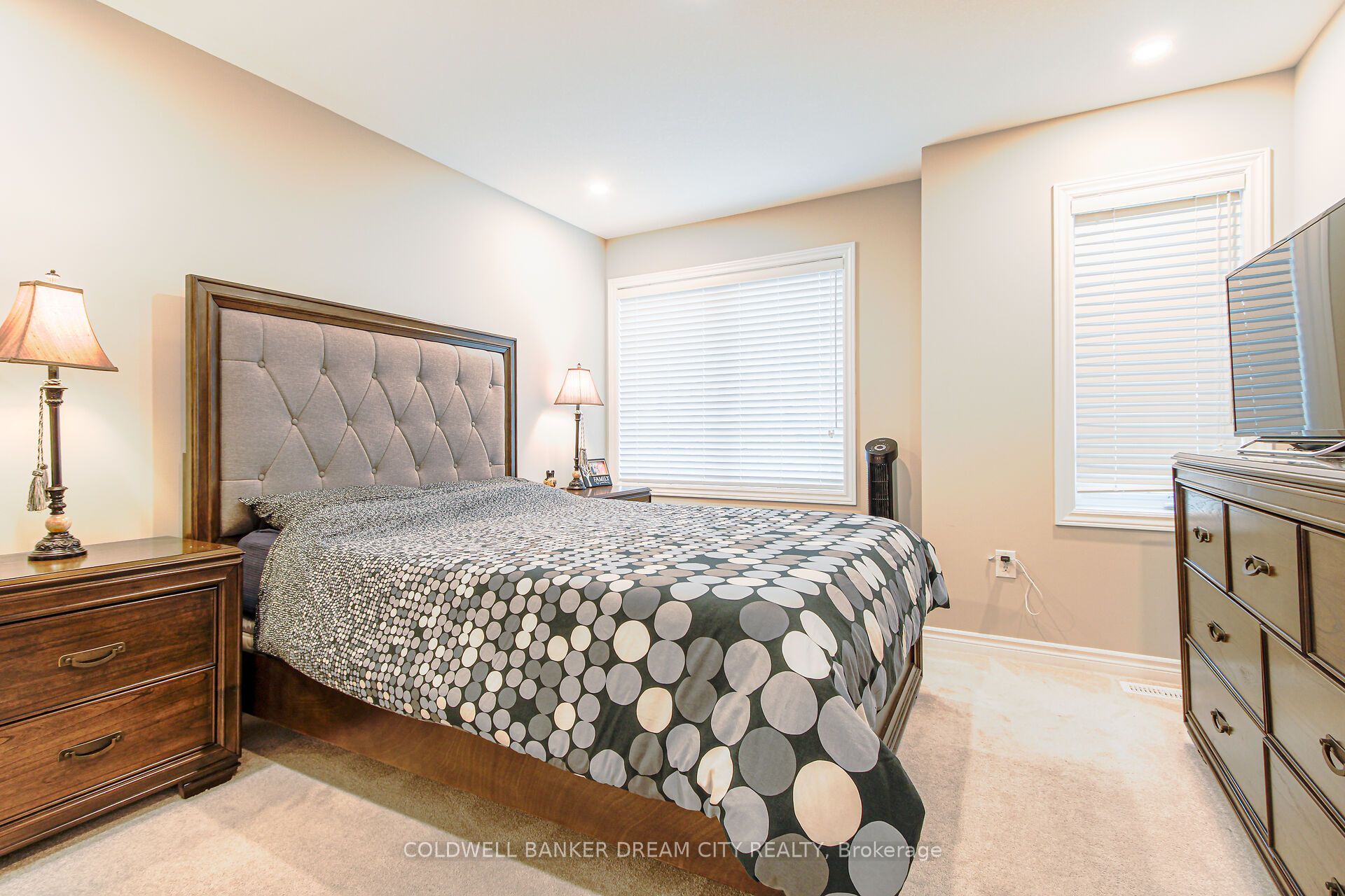 450 Brisdale Drive Property Photo 25
