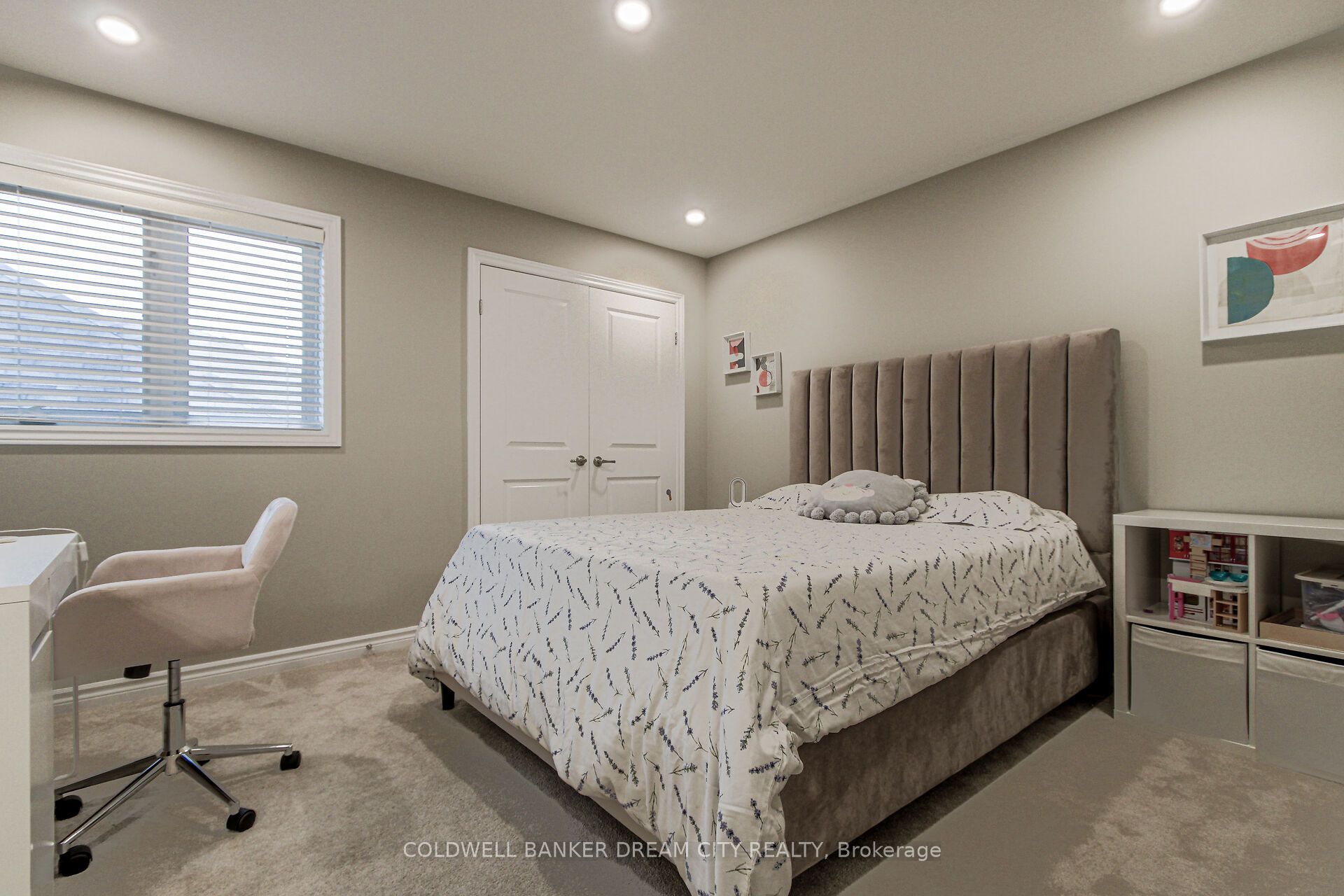 450 Brisdale Drive Property Photo 29