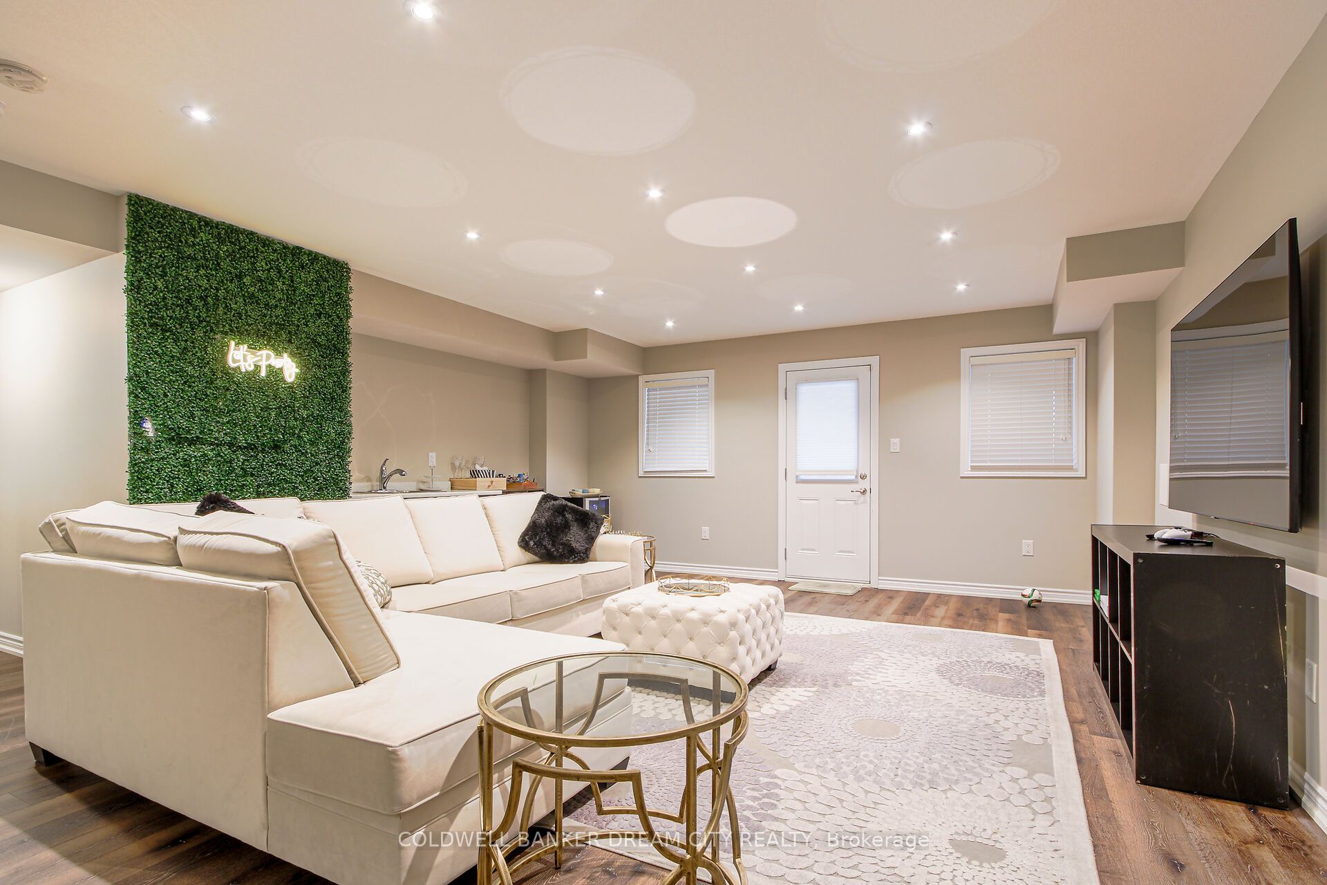 450 Brisdale Drive Property Photo 39