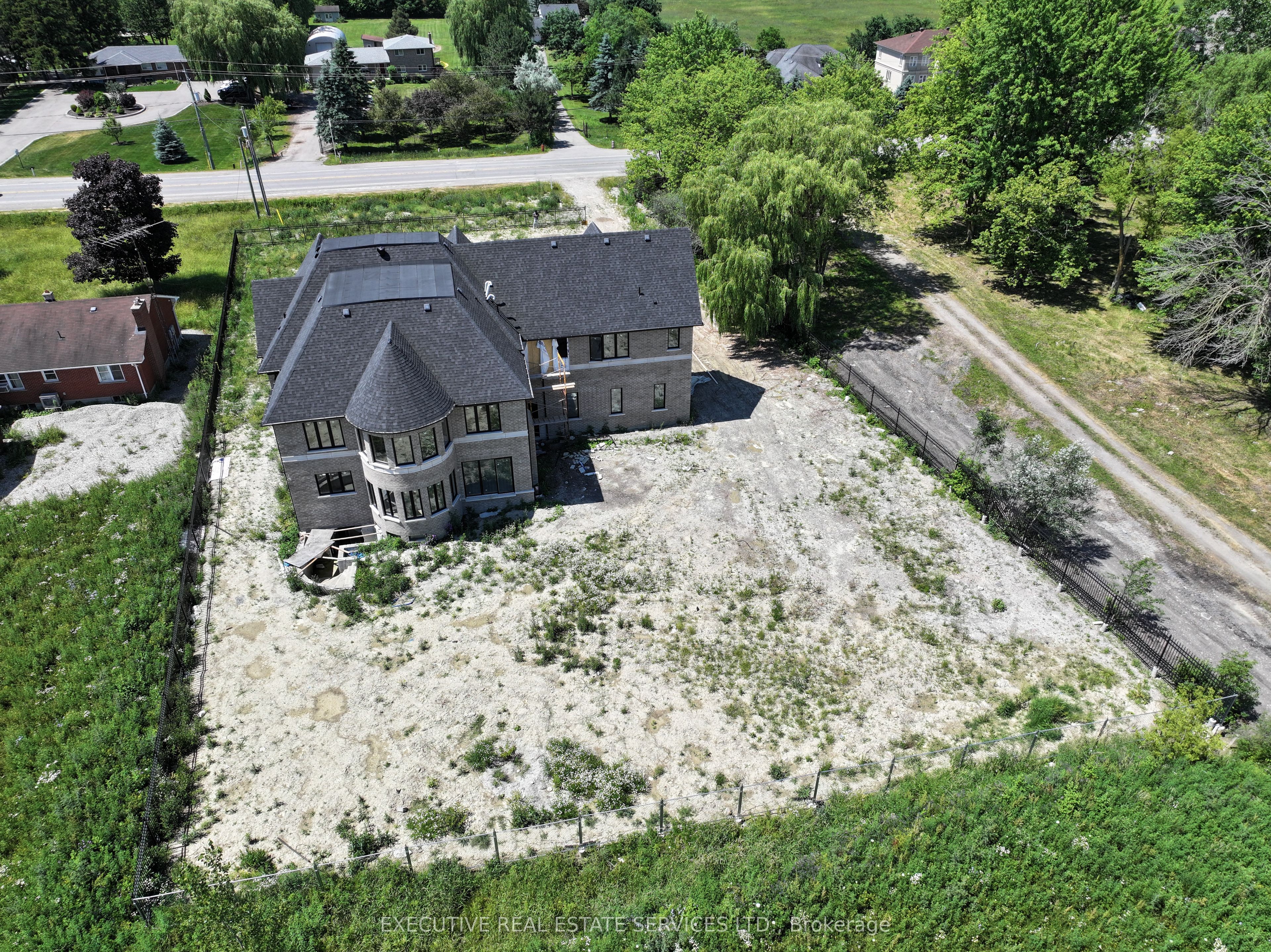 15267 Airport Road Property Photo 6