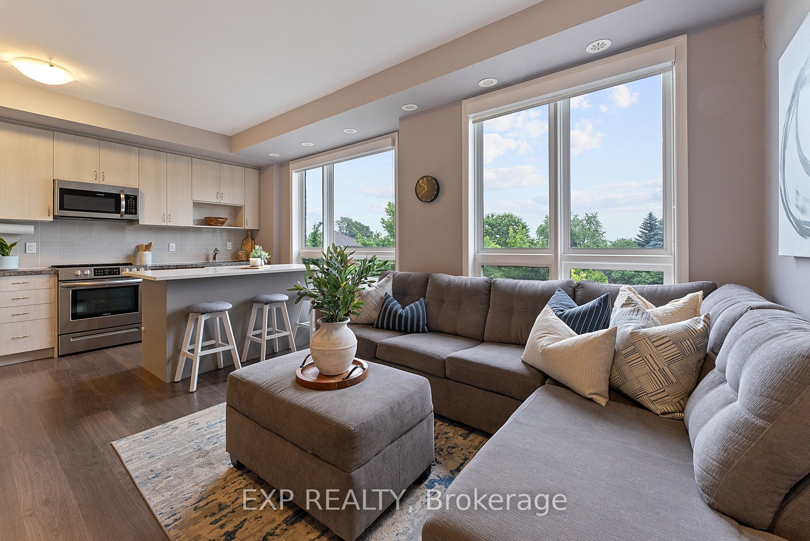 #318 - 1100 Briar Hill Avenue Property Photo 1
