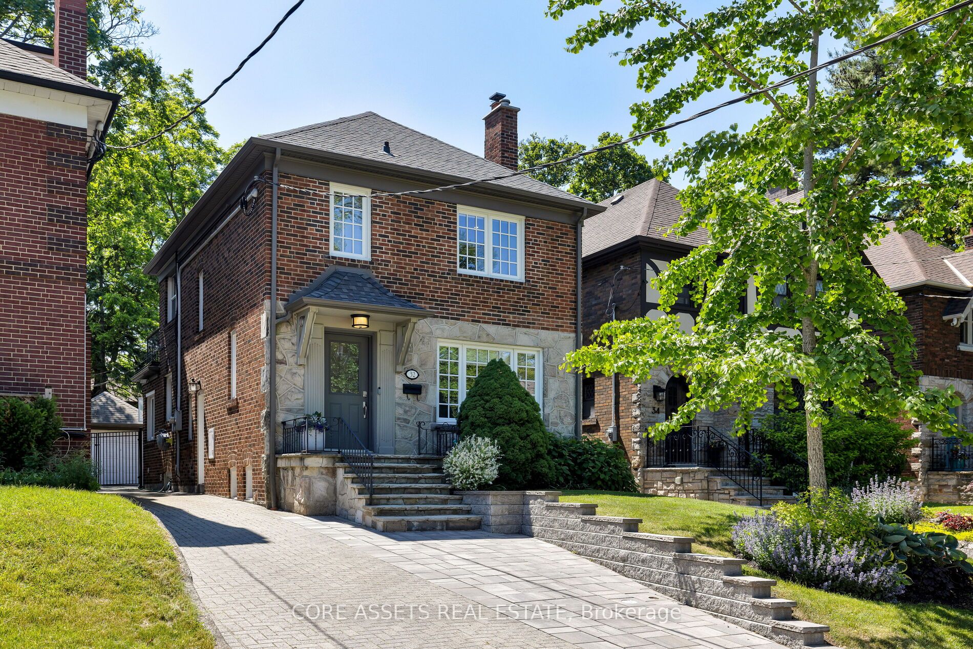32 Grenview Boulevard Property Photo 1