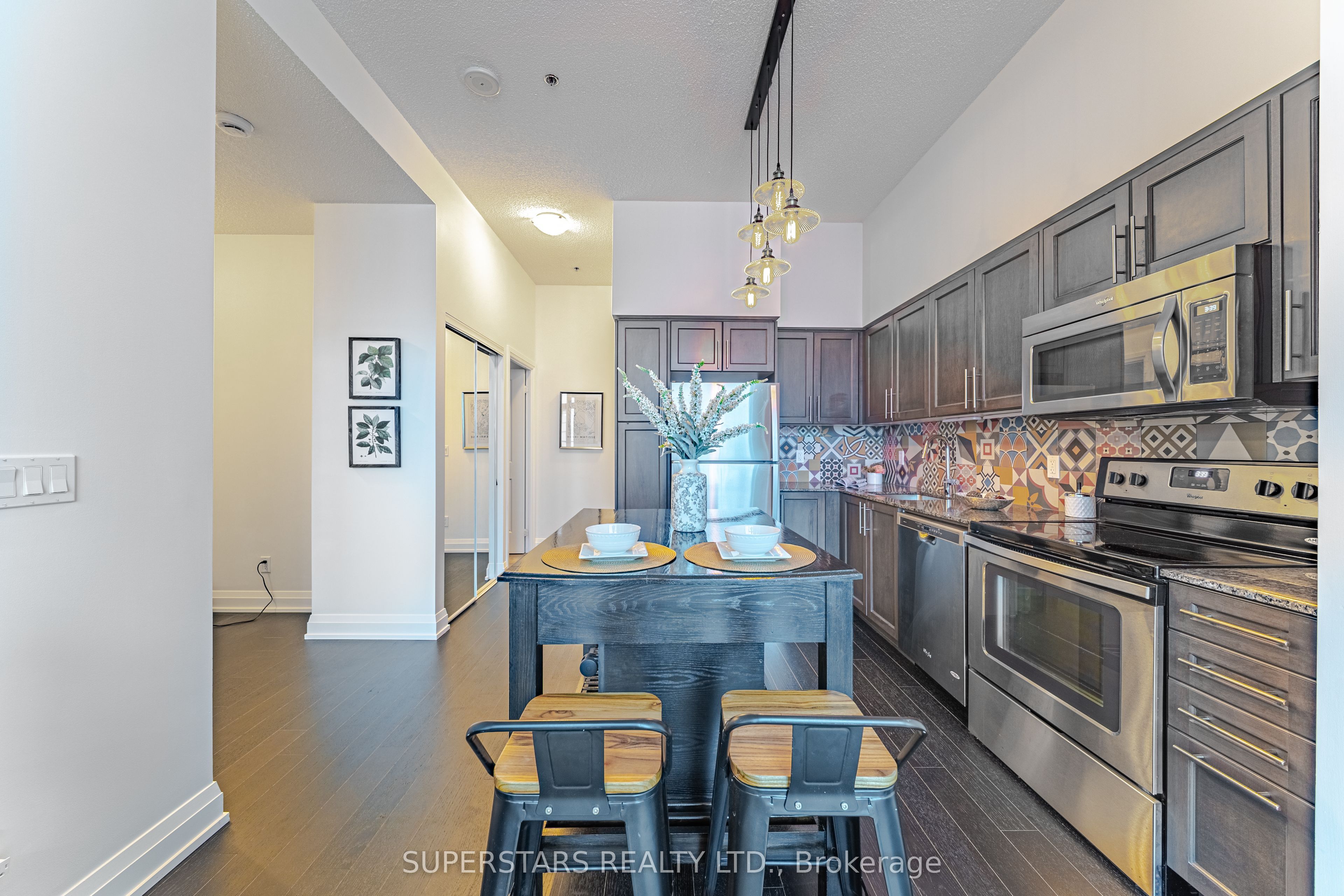 #ph08 - 65 Speers Road Property Photo 4