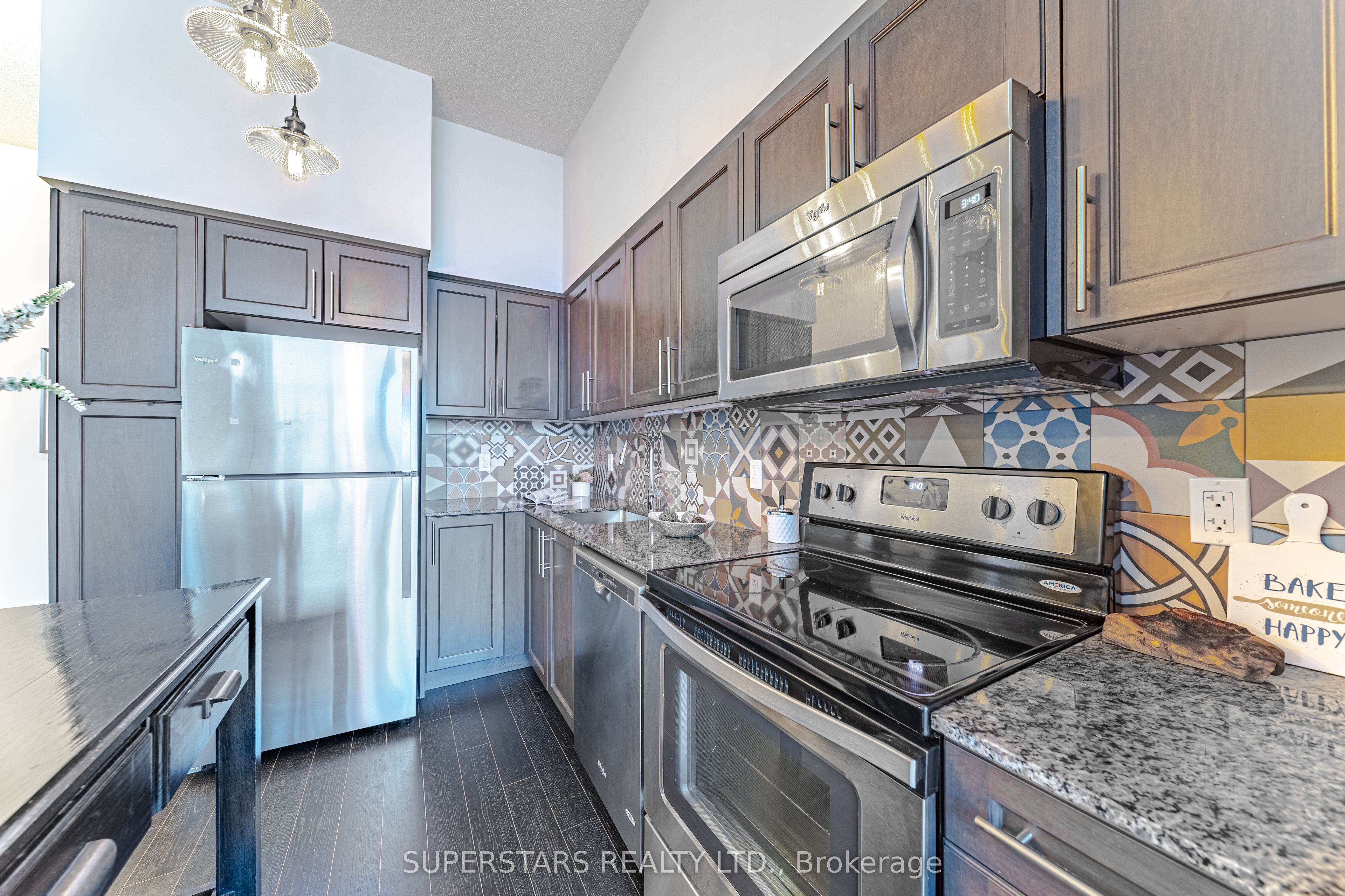 #ph08 - 65 Speers Road Property Photo 6