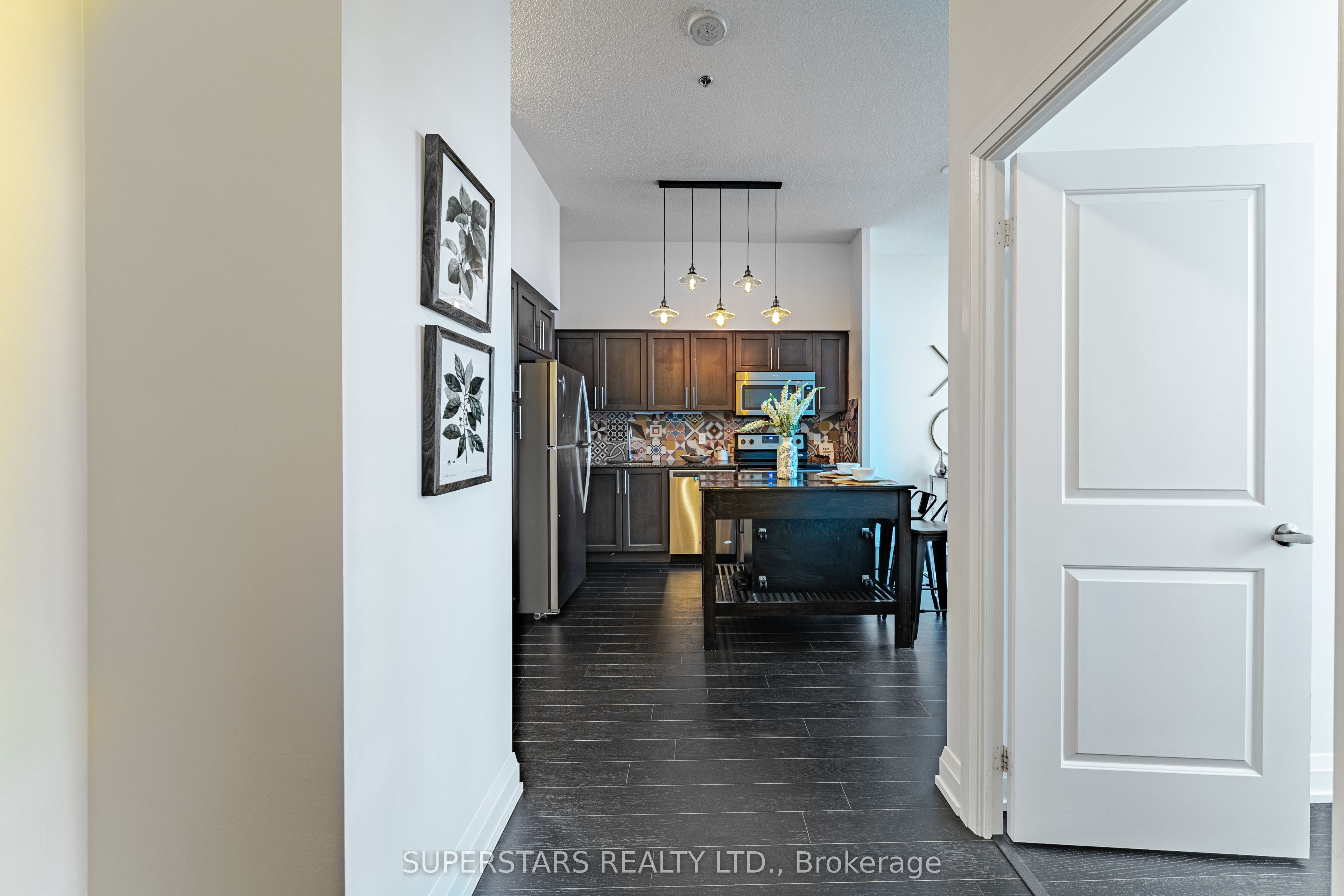 #ph08 - 65 Speers Road Property Photo 10