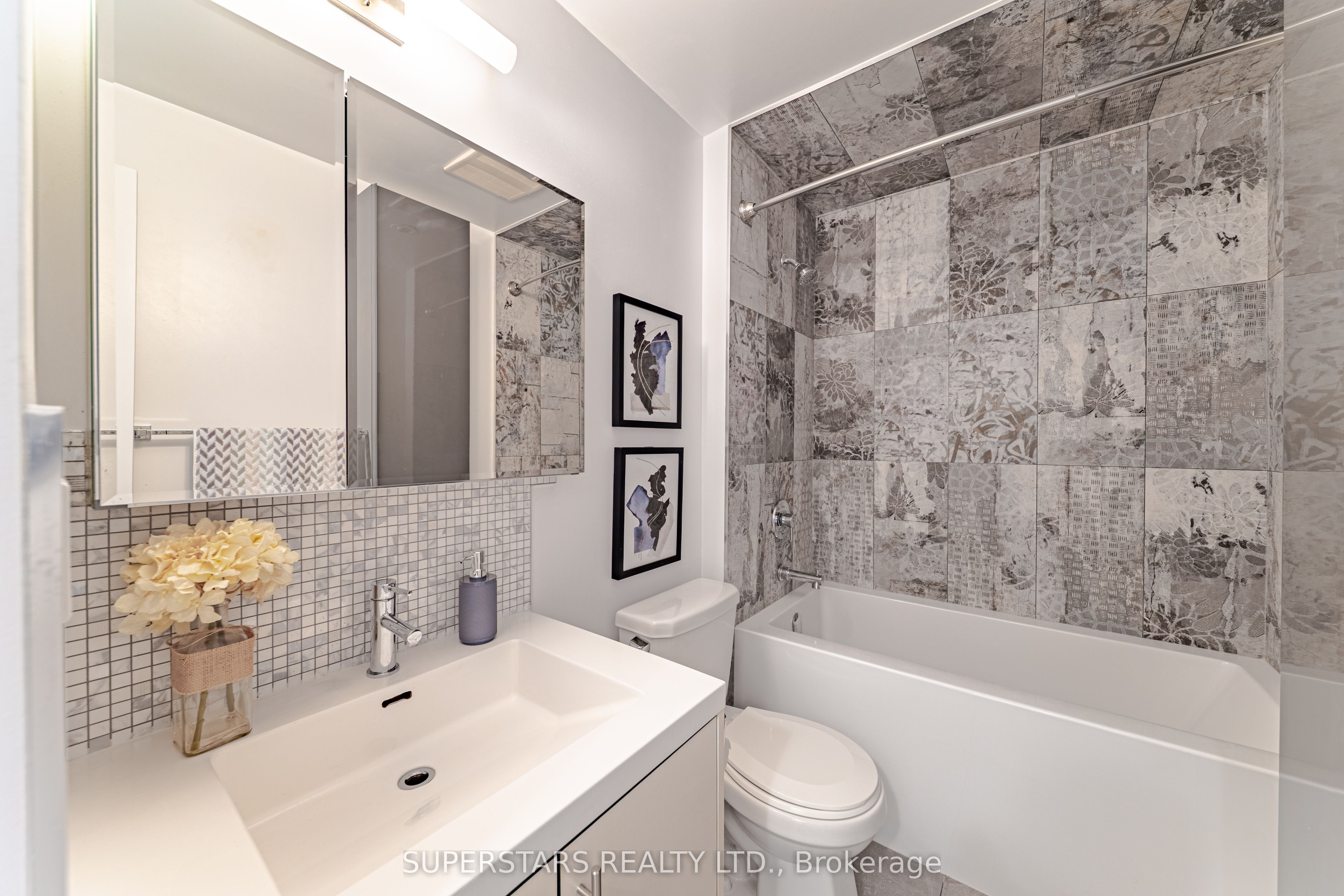#ph08 - 65 Speers Road Property Photo 16