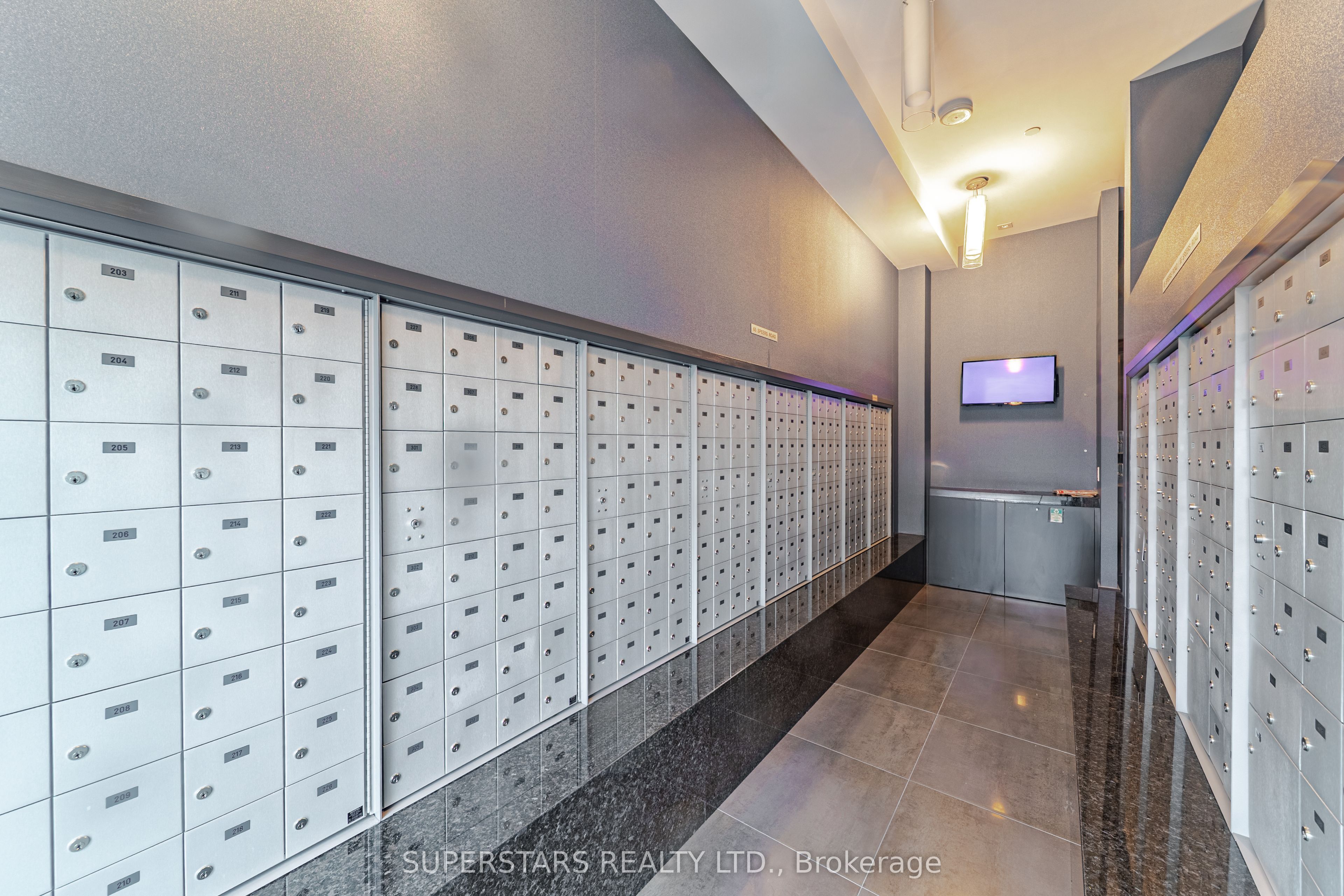 #ph08 - 65 Speers Road Property Photo 32