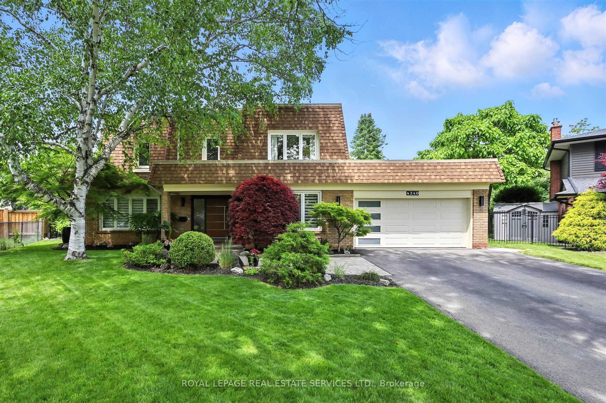 4240 Dunvegan Road Property Photo 1