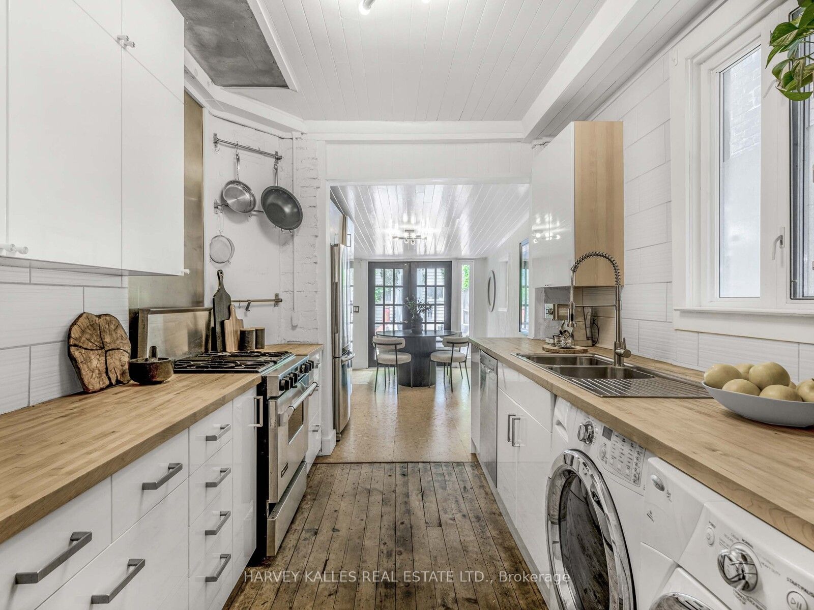 18 Saunders Avenue Property Photo 10