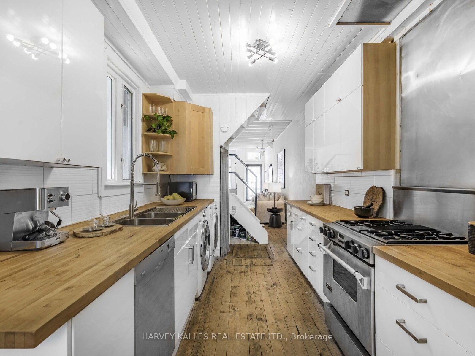 18 Saunders Avenue Property Photo 11