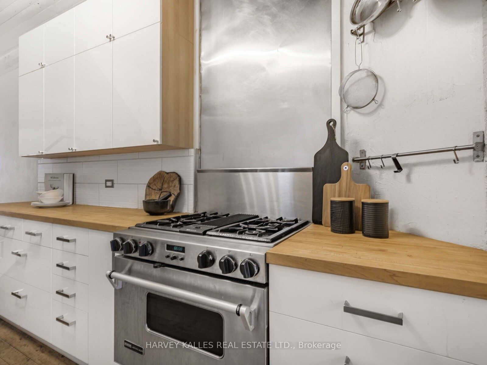 18 Saunders Avenue Property Photo 12