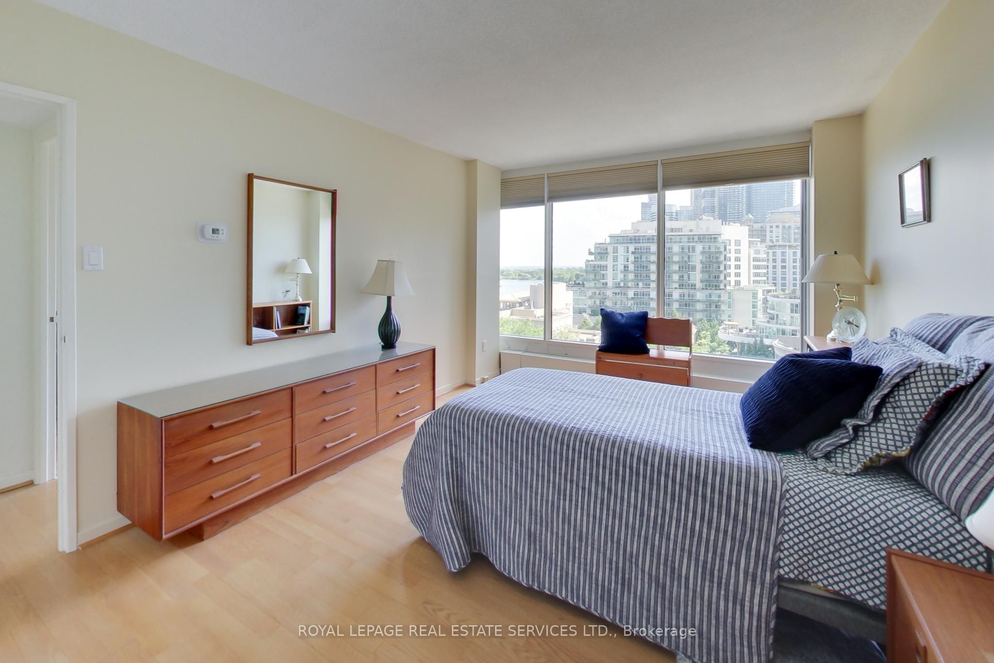 #904 - 2045 Lake Shore Boulevard Property Photo 10